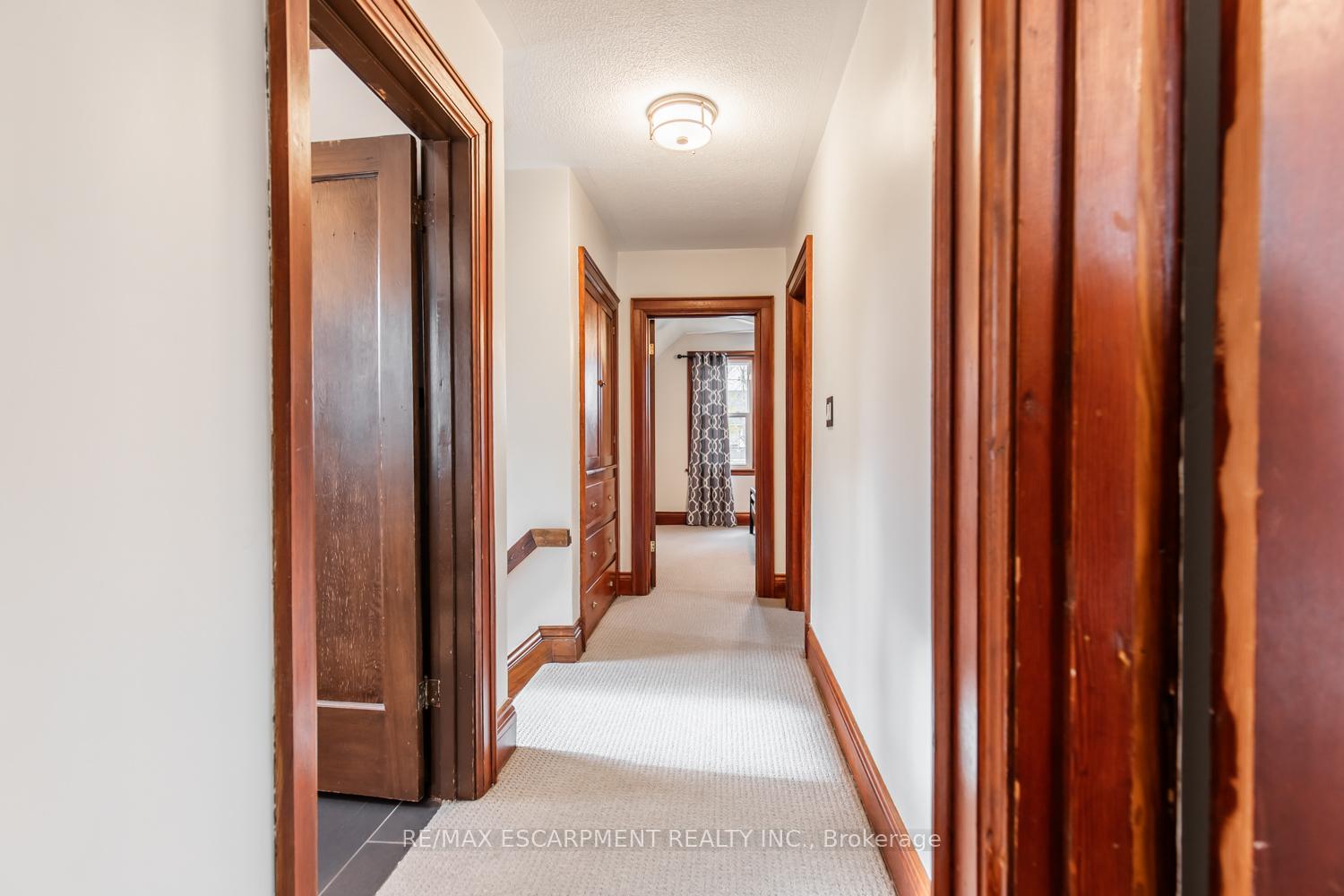 Photo 12 of 60 Lake Avenue Drive, Hamilton, Stoney Creek — HOMEH