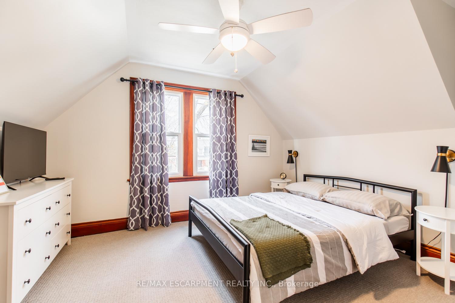 Photo 13 of 60 Lake Avenue Drive, Hamilton, Stoney Creek — HOMEH
