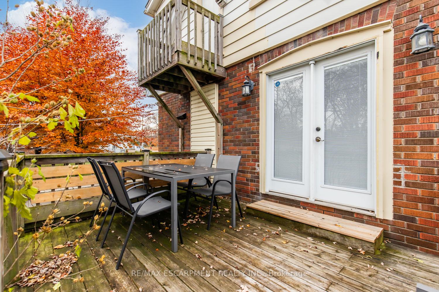 Photo 25 of 60 Lake Avenue Drive, Hamilton, Stoney Creek — HOMEH
