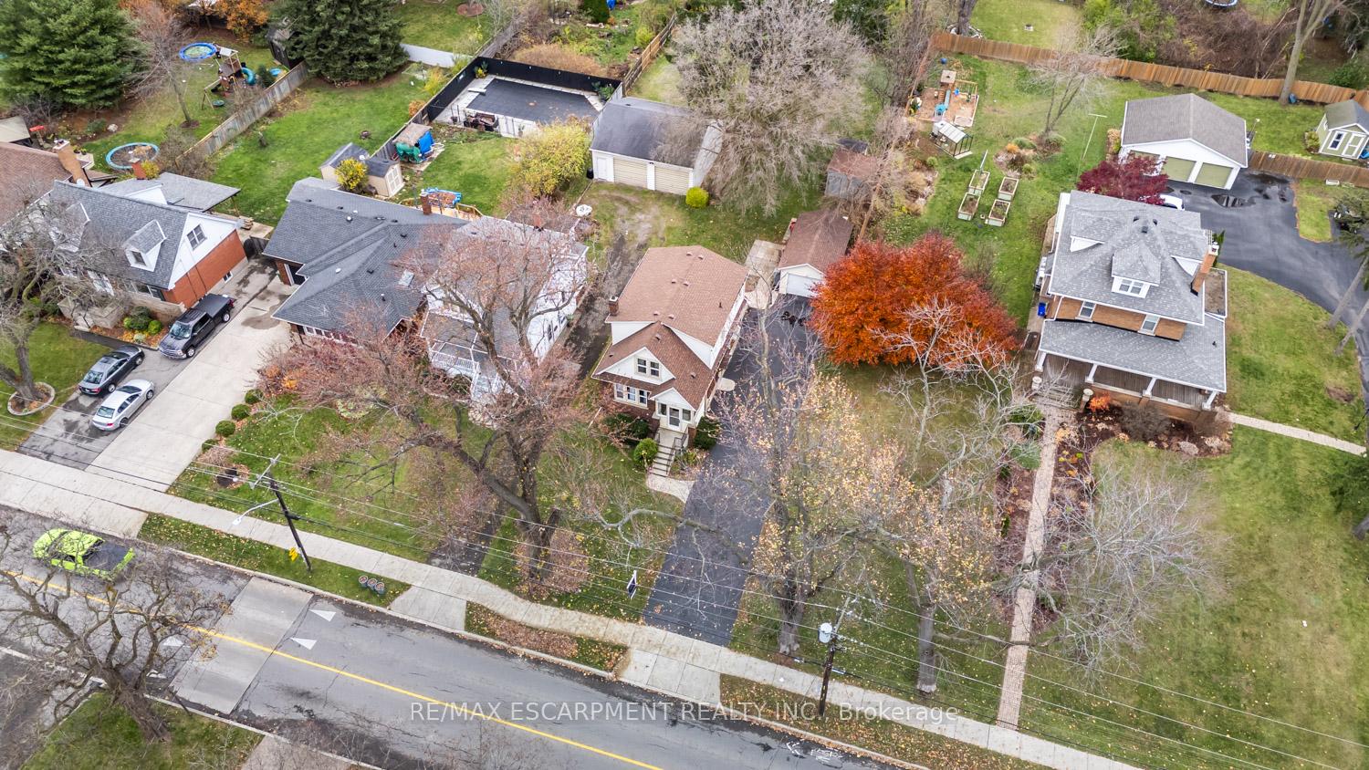 Photo 32 of 60 Lake Avenue Drive, Hamilton, Stoney Creek — HOMEH