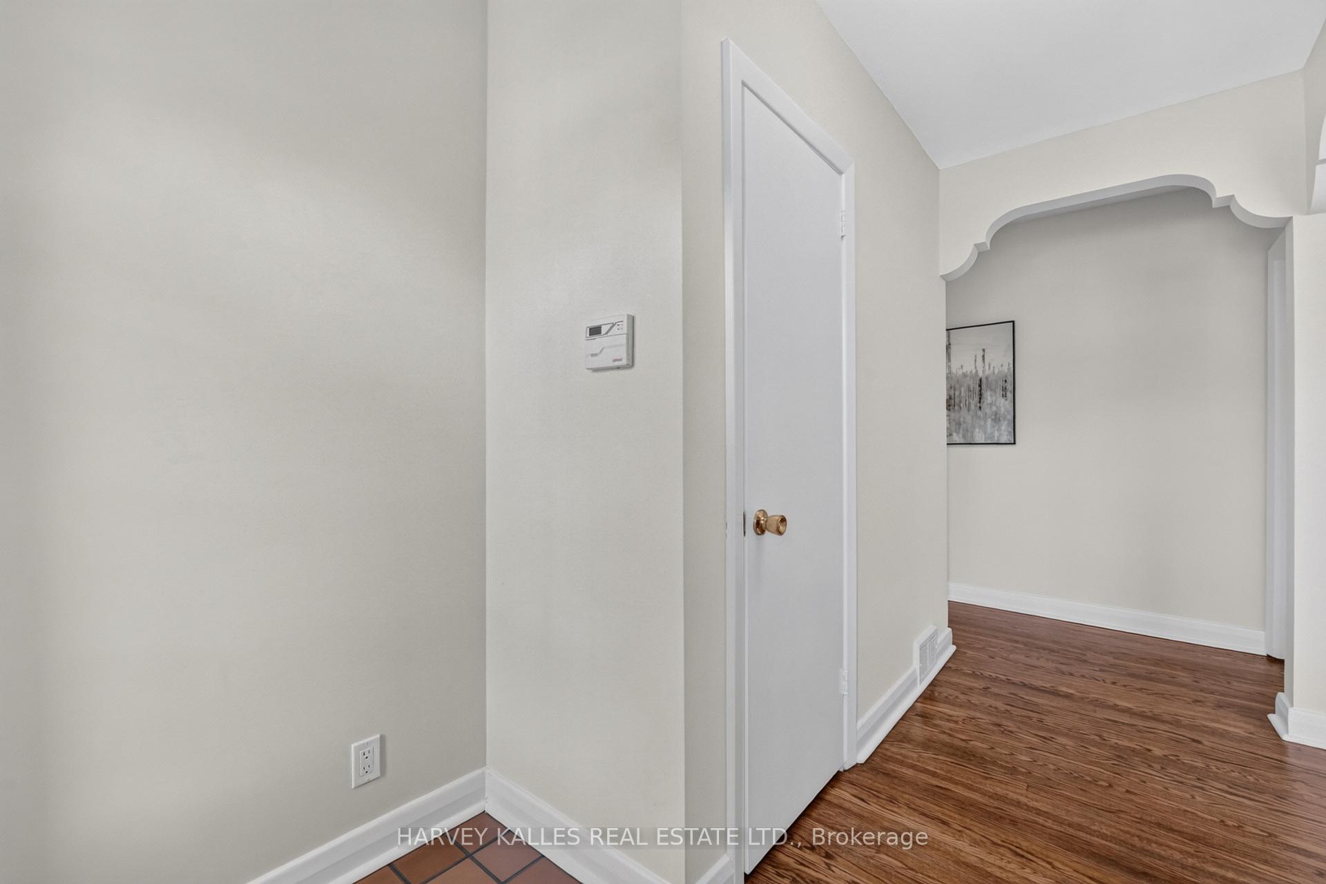 Photo 19 of 7 Greening Crescent, Etobicoke, Princess-Rosethorn — HOMEH