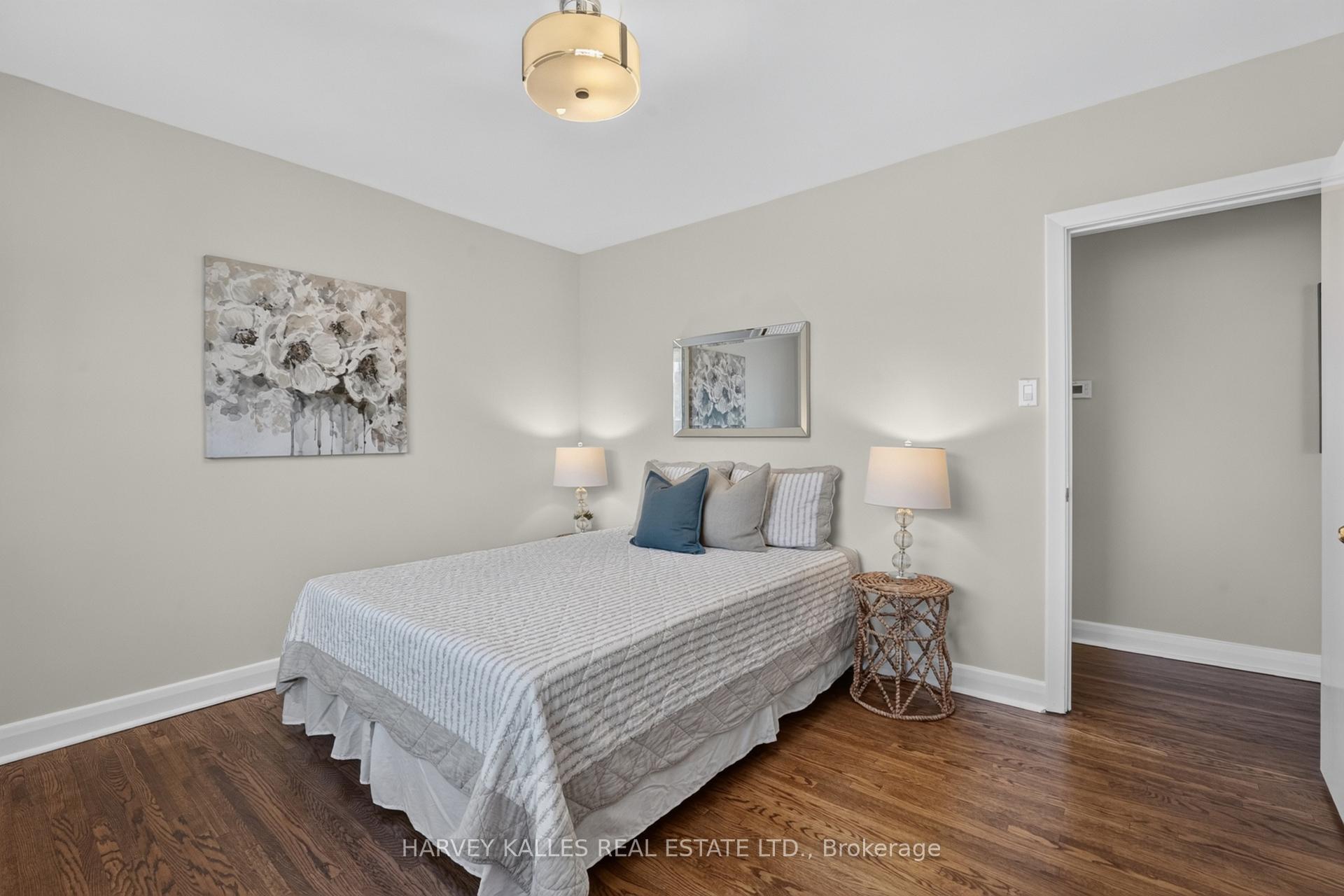 Photo 21 of 7 Greening Crescent, Etobicoke, Princess-Rosethorn — HOMEH