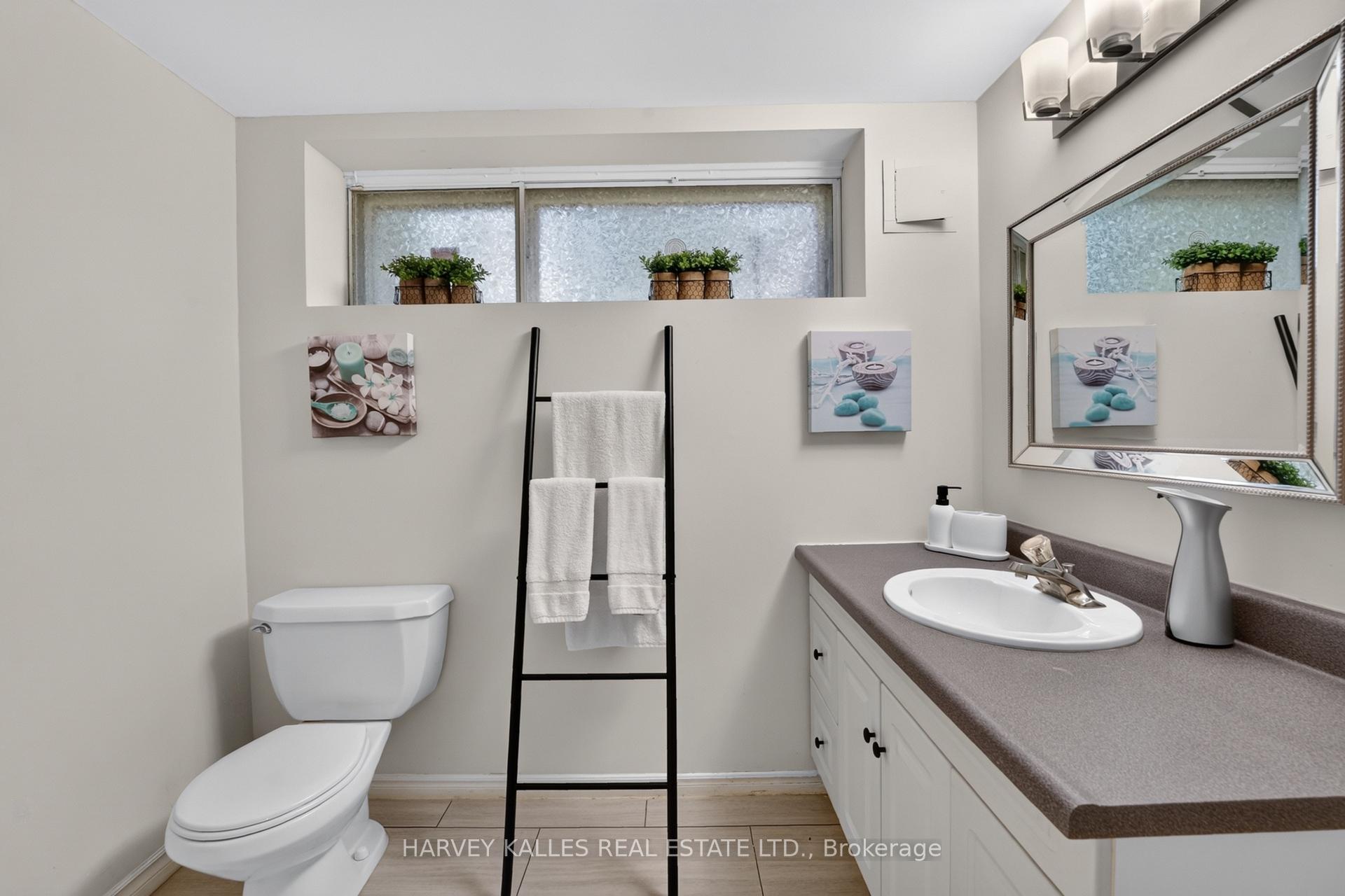 Photo 34 of 7 Greening Crescent, Etobicoke, Princess-Rosethorn — HOMEH