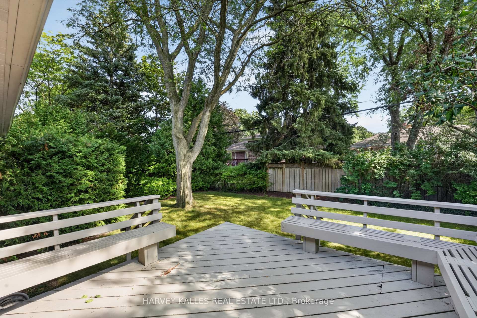 Photo 40 of 7 Greening Crescent, Etobicoke, Princess-Rosethorn — HOMEH
