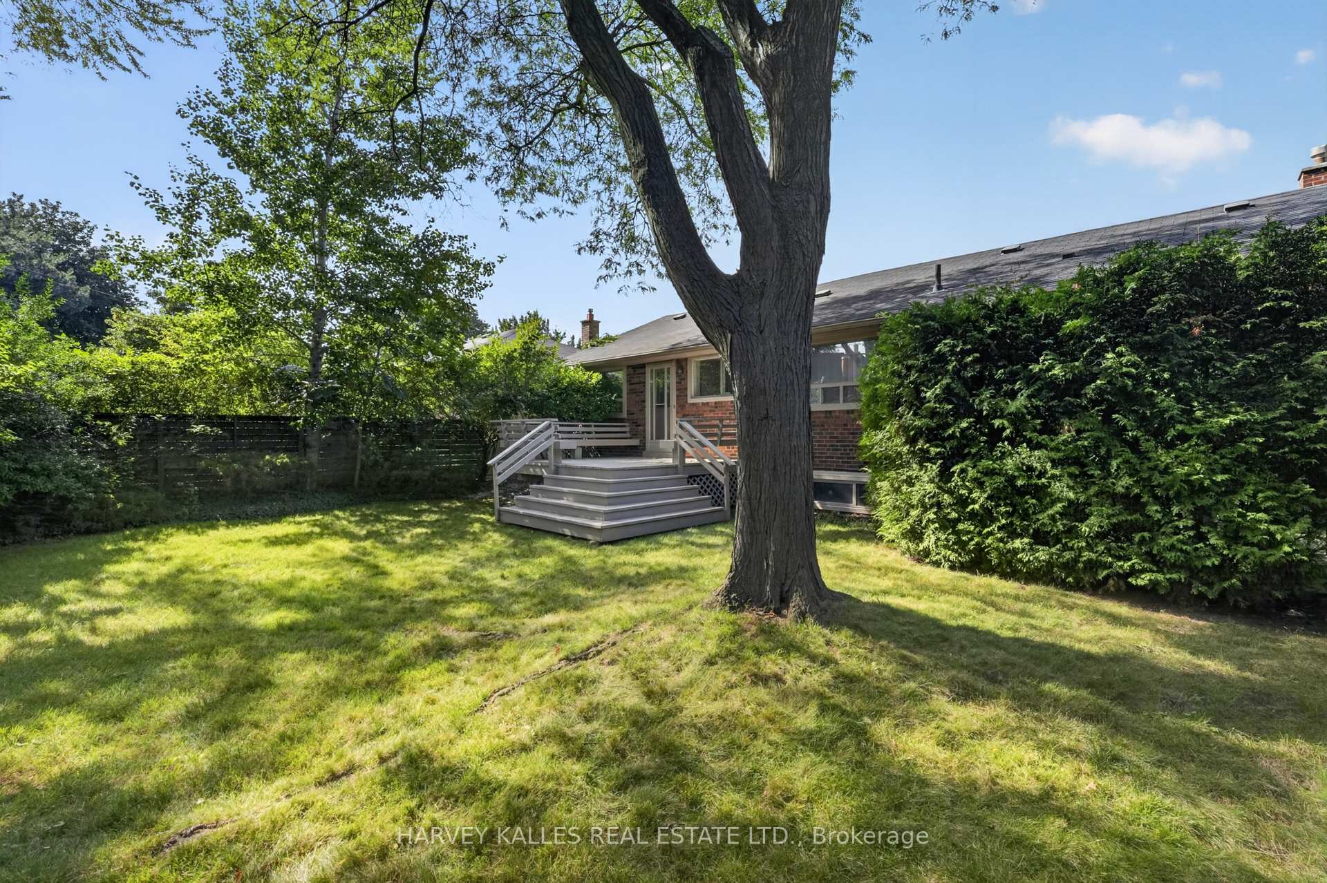 Photo 42 of 7 Greening Crescent, Etobicoke, Princess-Rosethorn — HOMEH