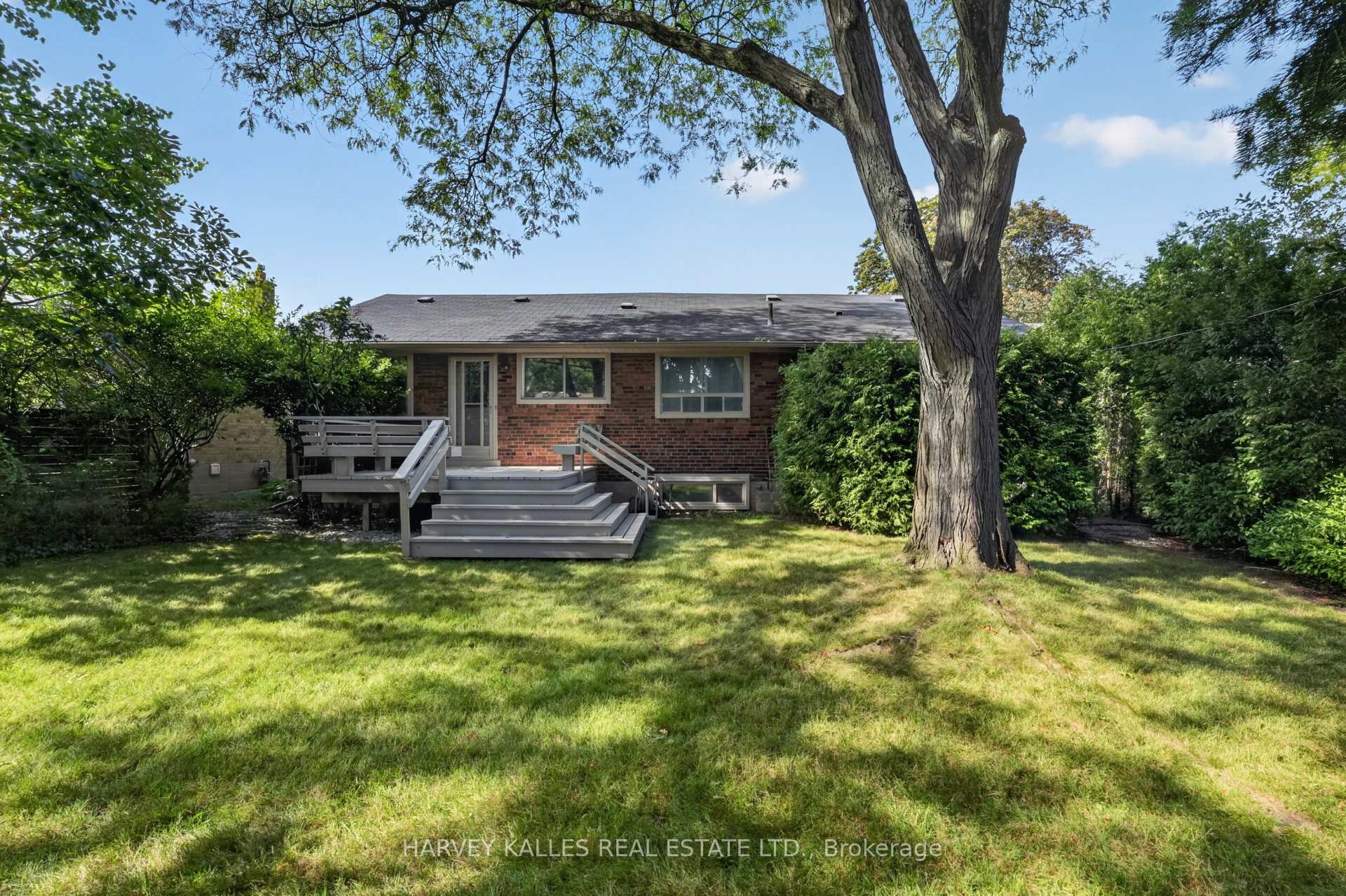 Photo 43 of 7 Greening Crescent, Etobicoke, Princess-Rosethorn — HOMEH