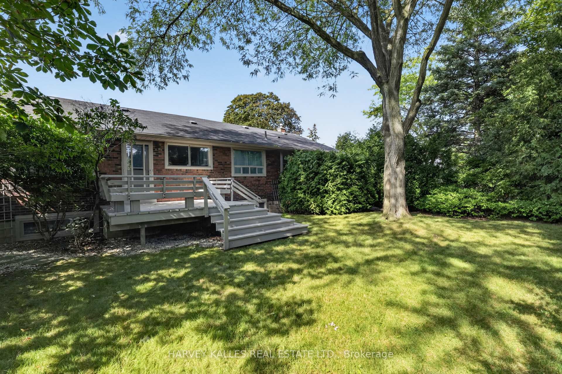 Photo 44 of 7 Greening Crescent, Etobicoke, Princess-Rosethorn — HOMEH