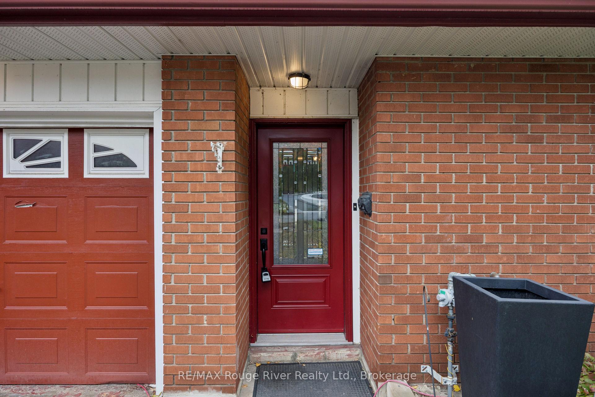 Photo 3 of 3 Heatherwood Road, Ajax, South East — HOMEH