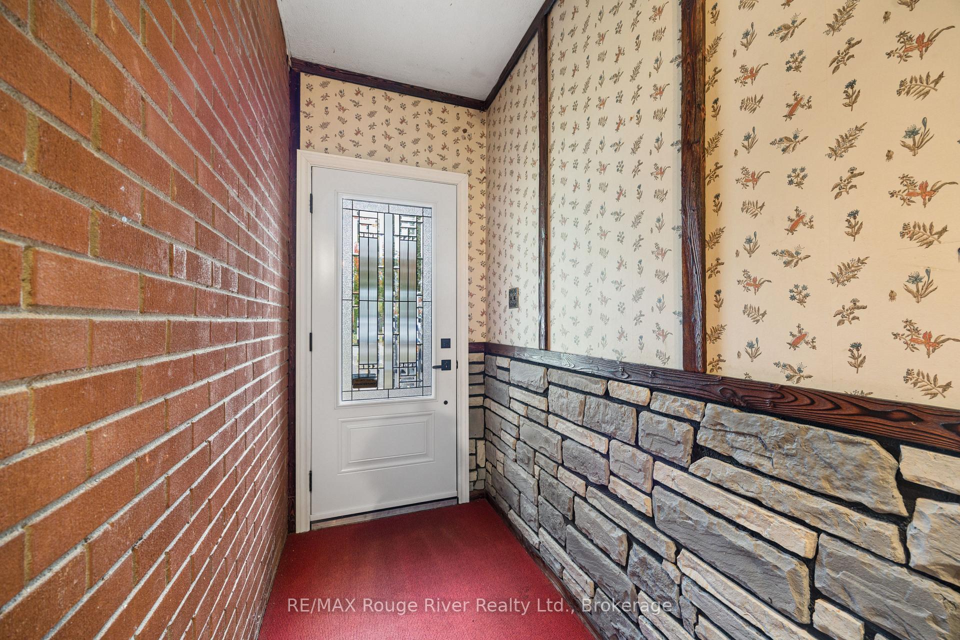 Photo 4 of 3 Heatherwood Road, Ajax, South East — HOMEH