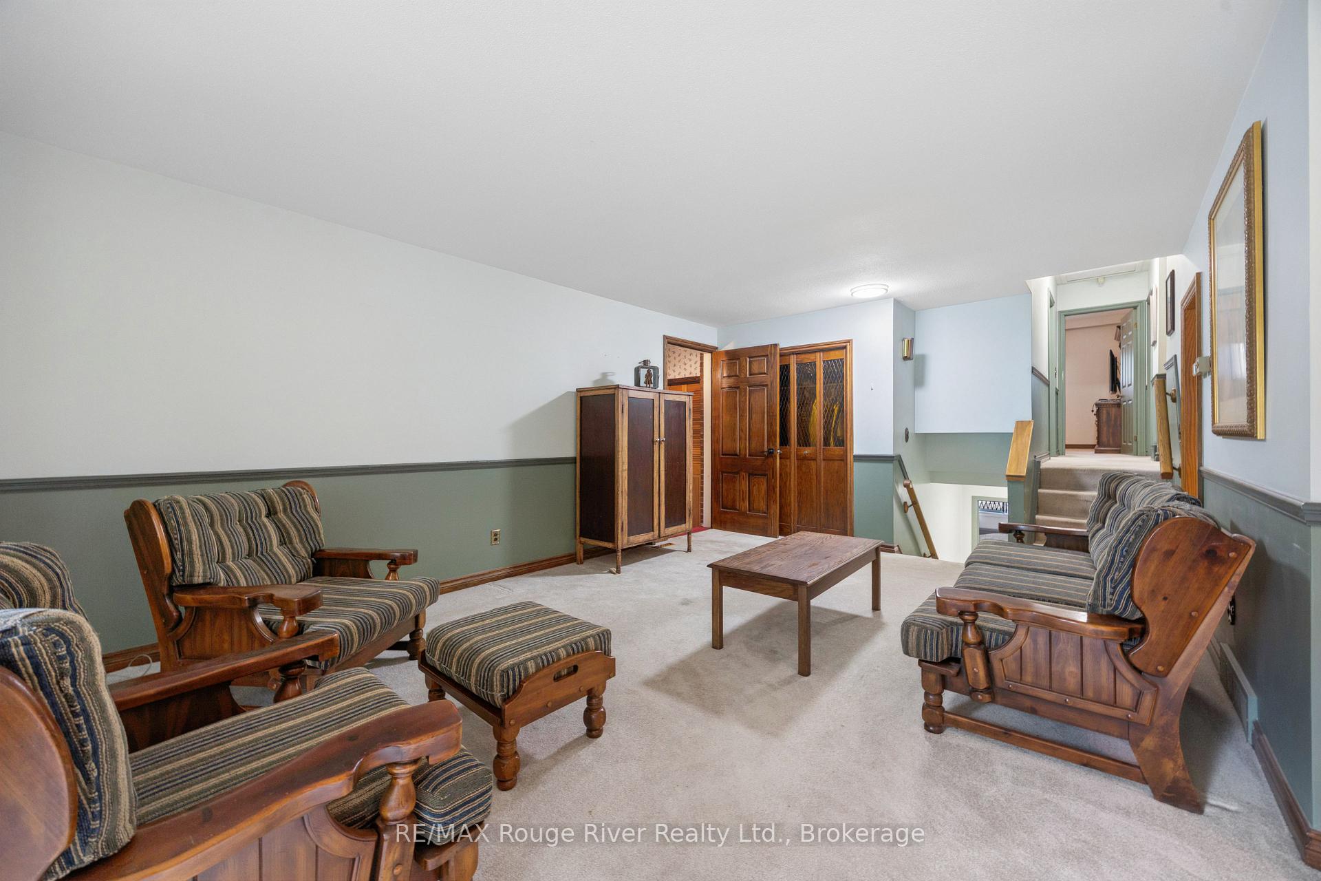 Photo 7 of 3 Heatherwood Road, Ajax, South East — HOMEH