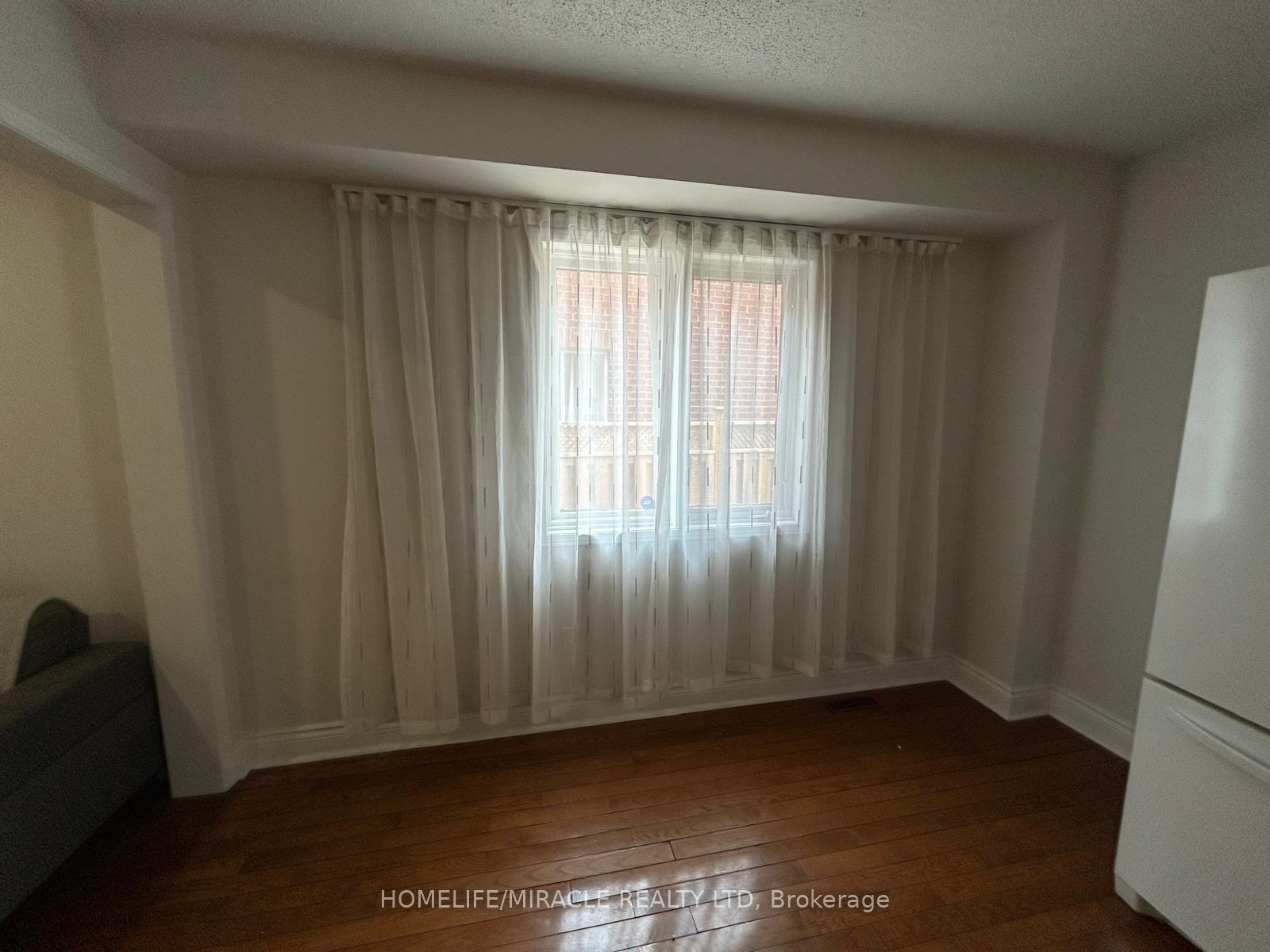 Photo 5 of Unit Upper, 42 Lockwood Road, Brampton, Fletcher's West — HOMEH