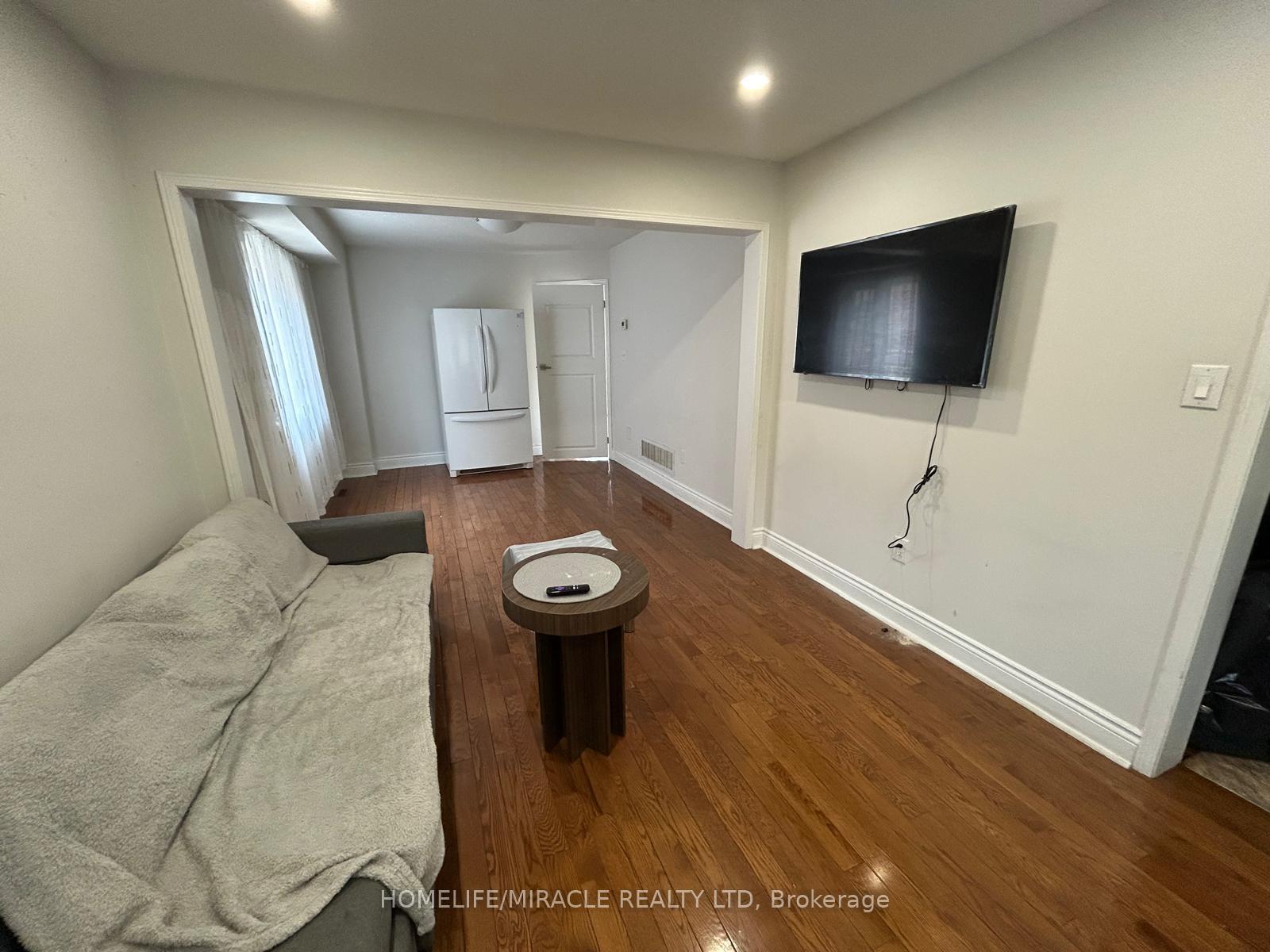 Photo 6 of Unit Upper, 42 Lockwood Road, Brampton, Fletcher's West — HOMEH