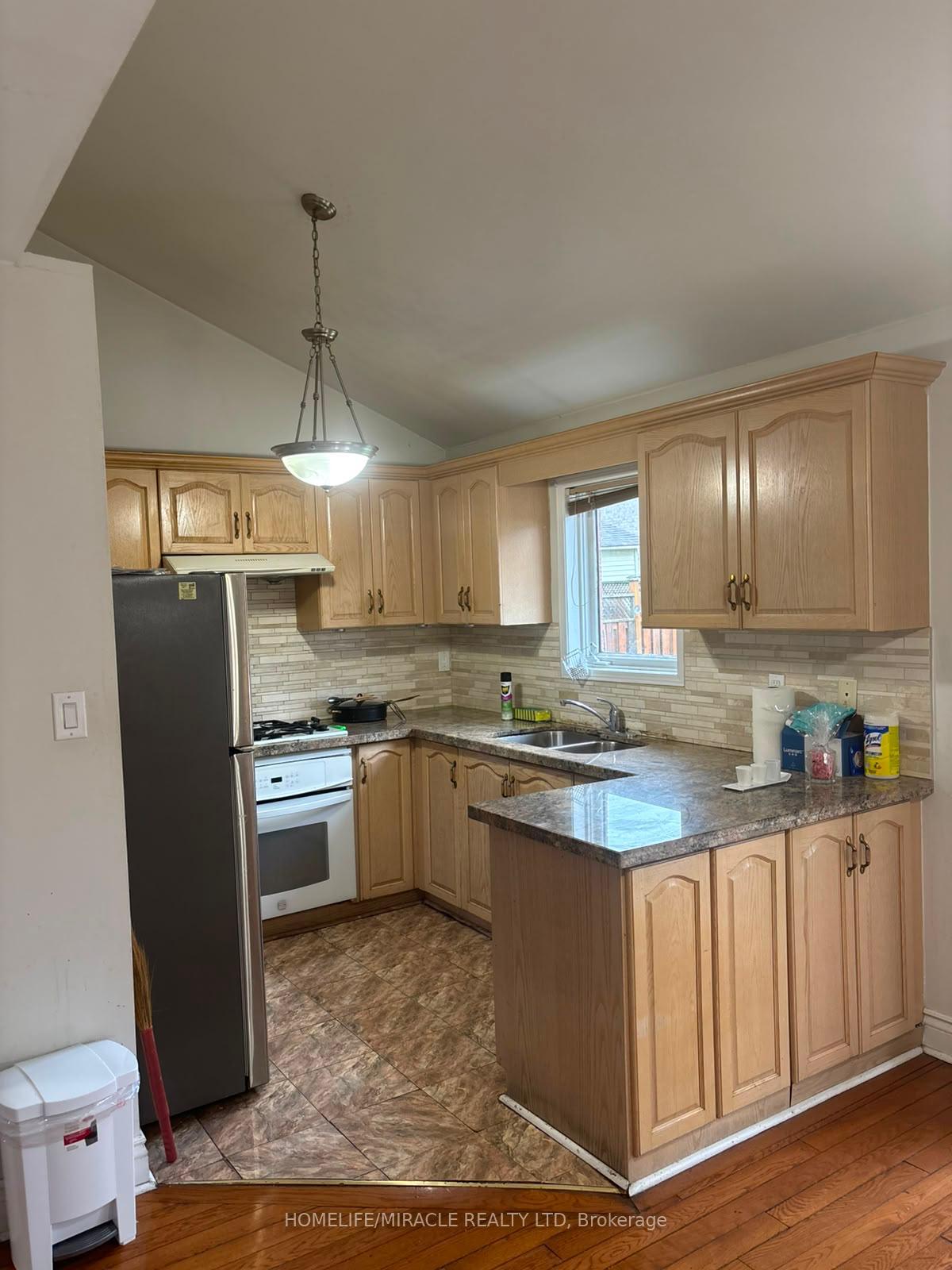 Photo 8 of Unit Upper, 42 Lockwood Road, Brampton, Fletcher's West — HOMEH