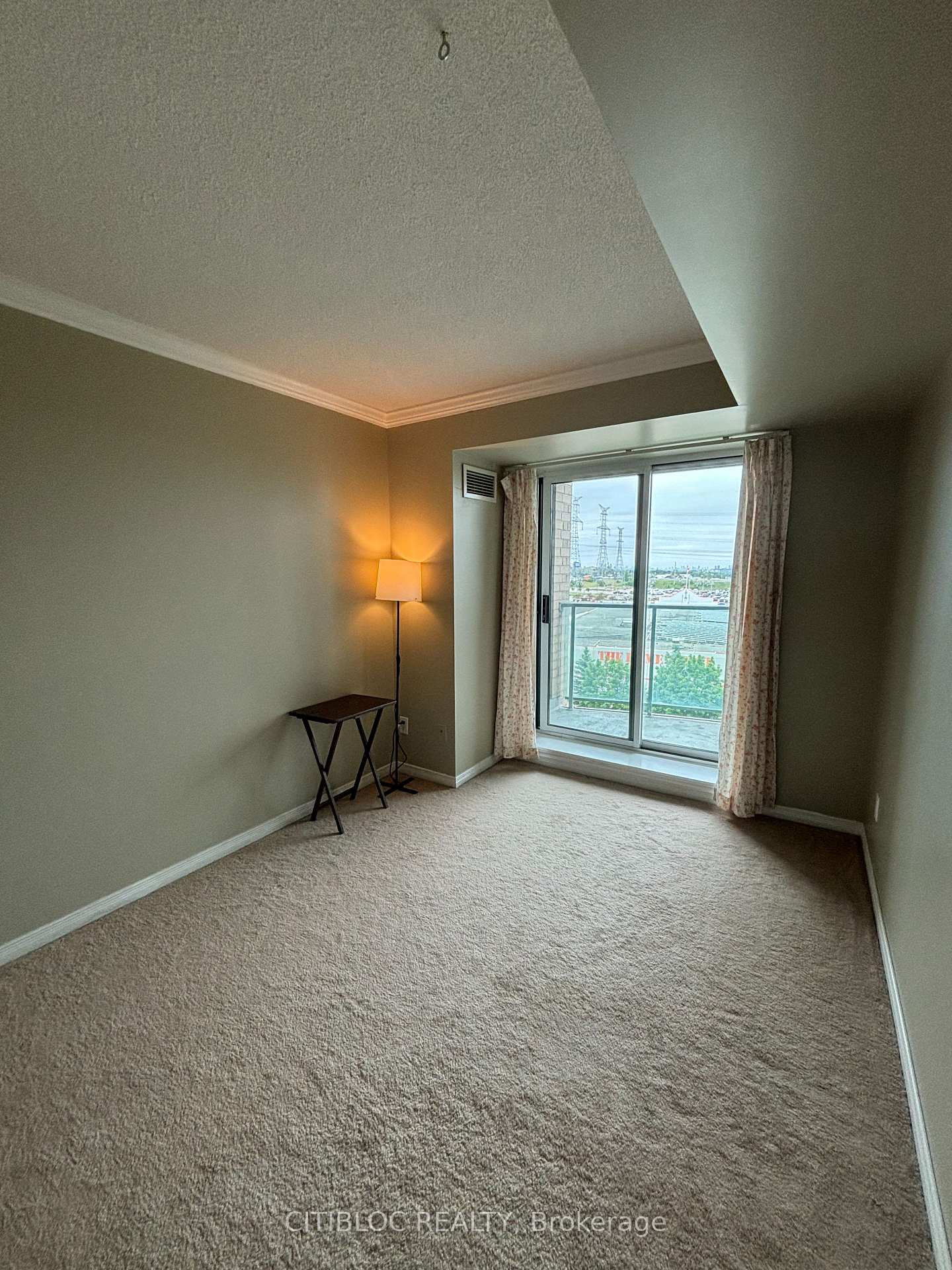Photo 3 of Unit 708, 23 Oneida Crescent, Richmond Hill, Langstaff — HOMEH