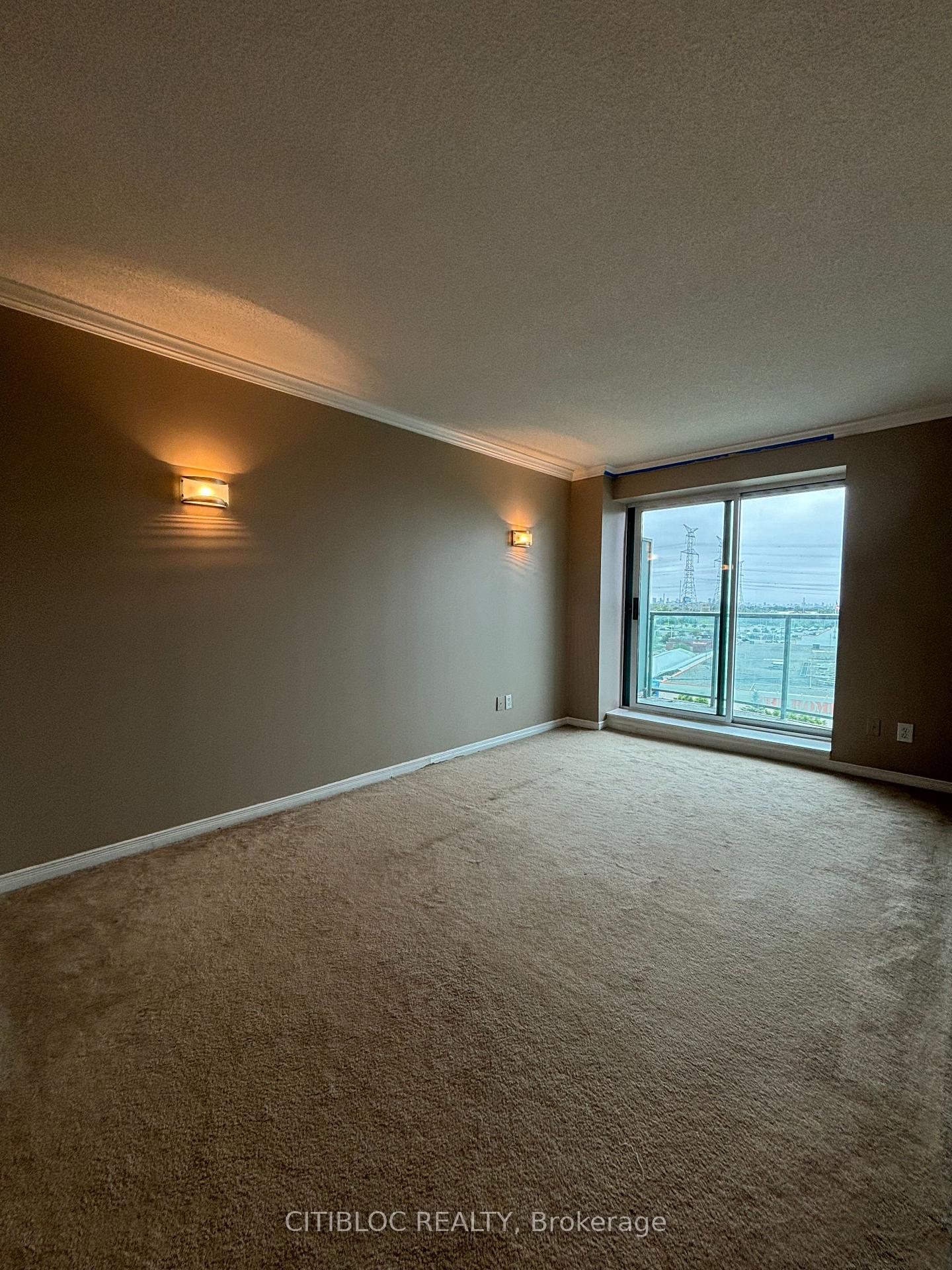 Photo 5 of Unit 708, 23 Oneida Crescent, Richmond Hill, Langstaff — HOMEH