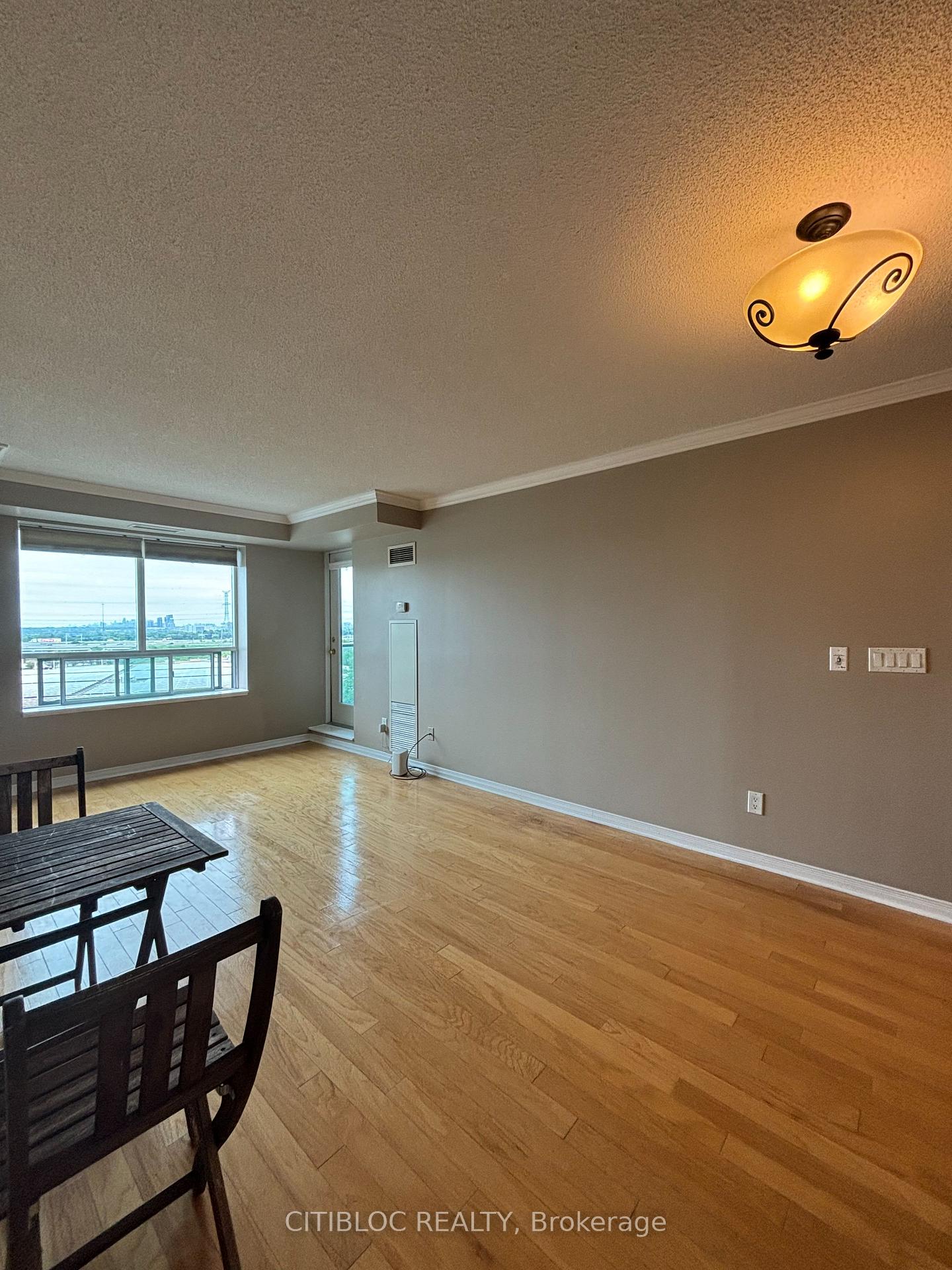 Photo 9 of Unit 708, 23 Oneida Crescent, Richmond Hill, Langstaff — HOMEH