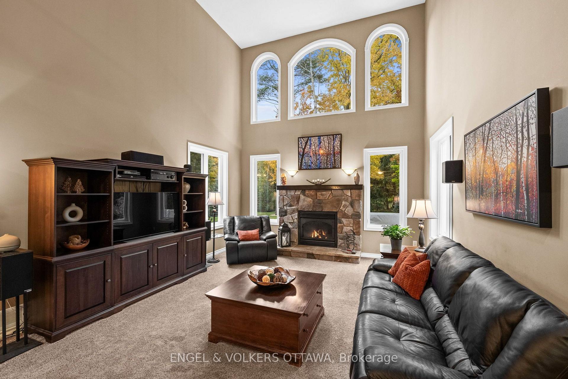 Photo 5 of 1629 Shauna Crescent, Ottawa, Greely — HOMEH