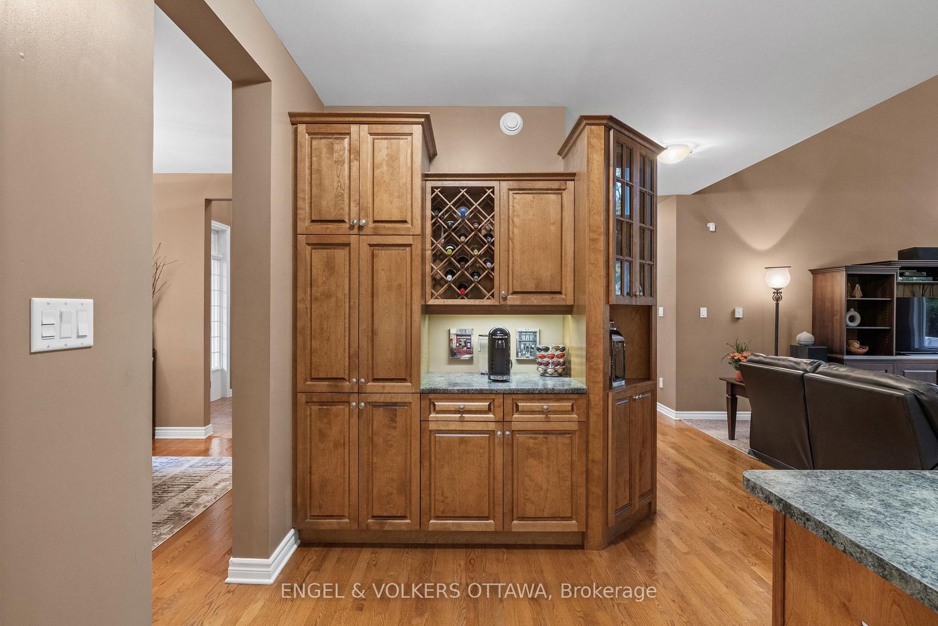 Photo 13 of 1629 Shauna Crescent, Ottawa, Greely — HOMEH