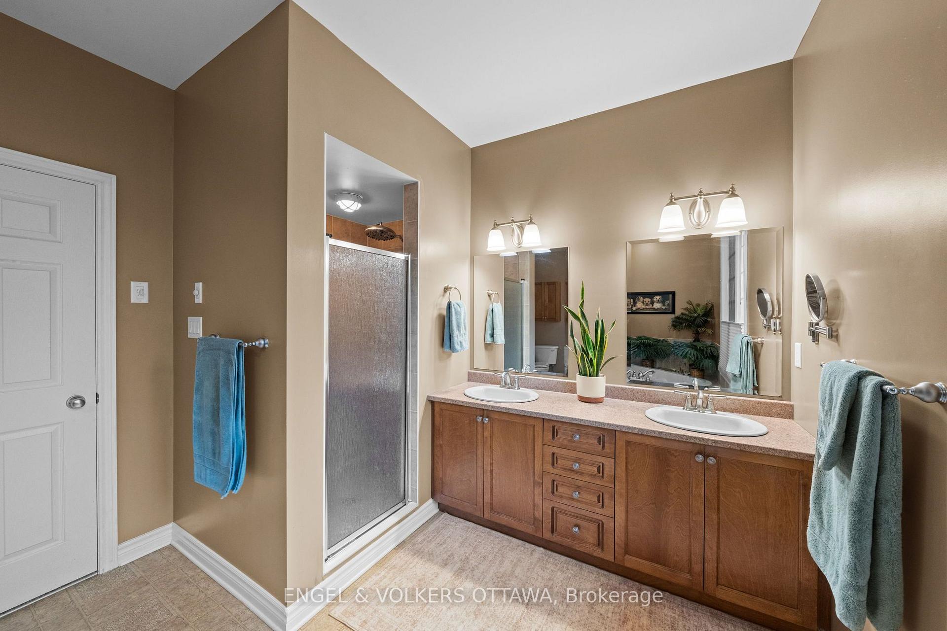 Photo 17 of 1629 Shauna Crescent, Ottawa, Greely — HOMEH