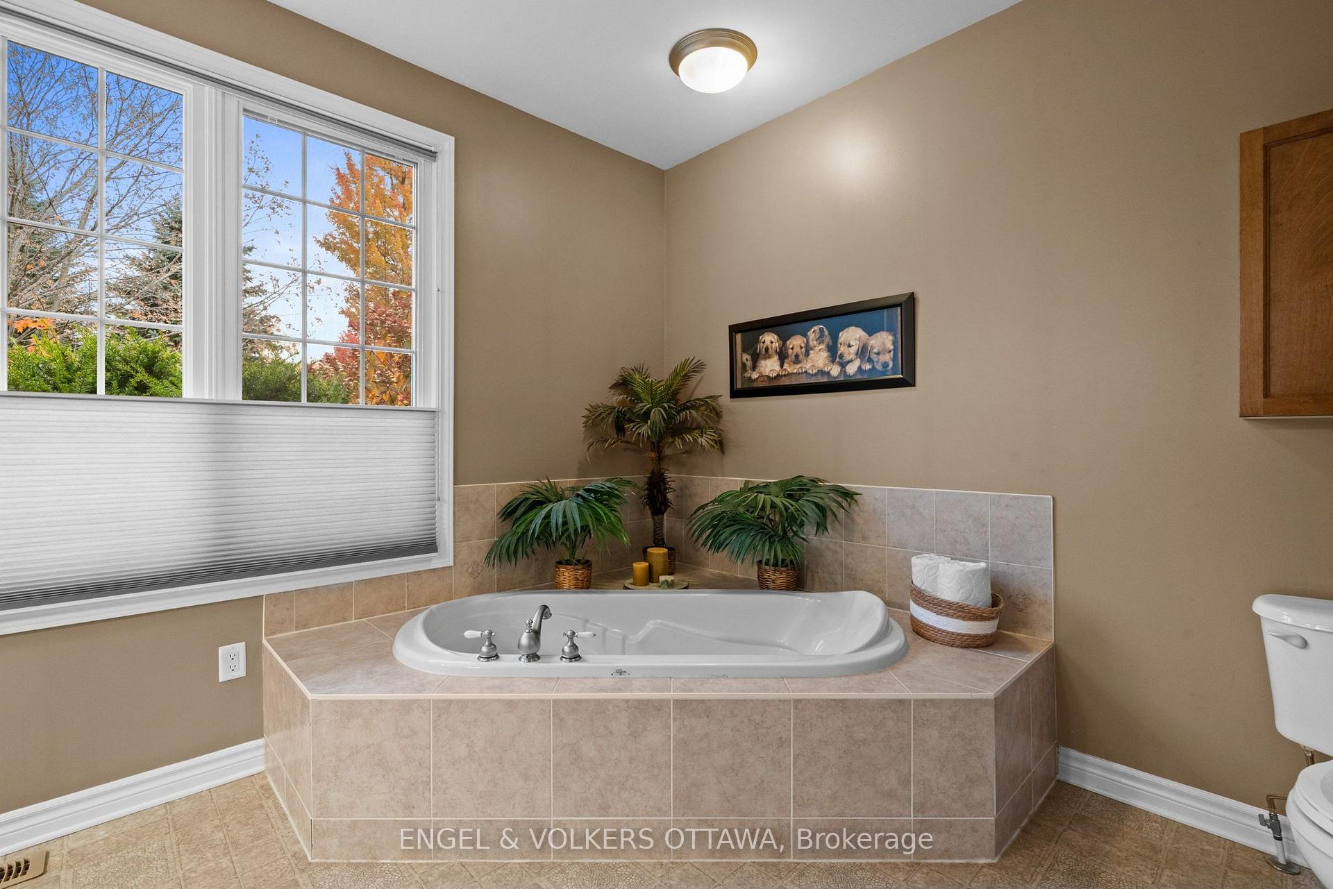 Photo 18 of 1629 Shauna Crescent, Ottawa, Greely — HOMEH