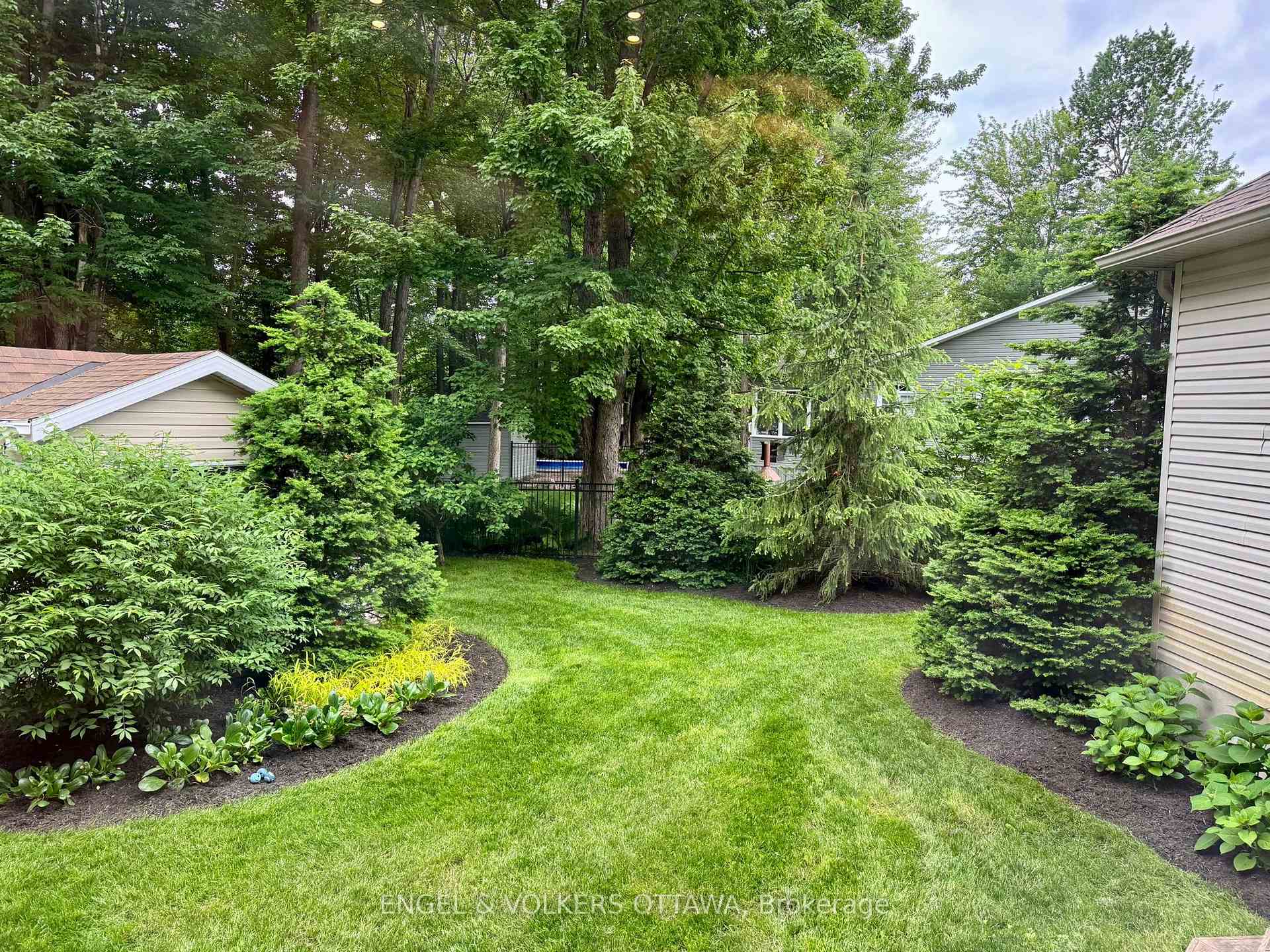 Photo 46 of 1629 Shauna Crescent, Ottawa, Greely — HOMEH