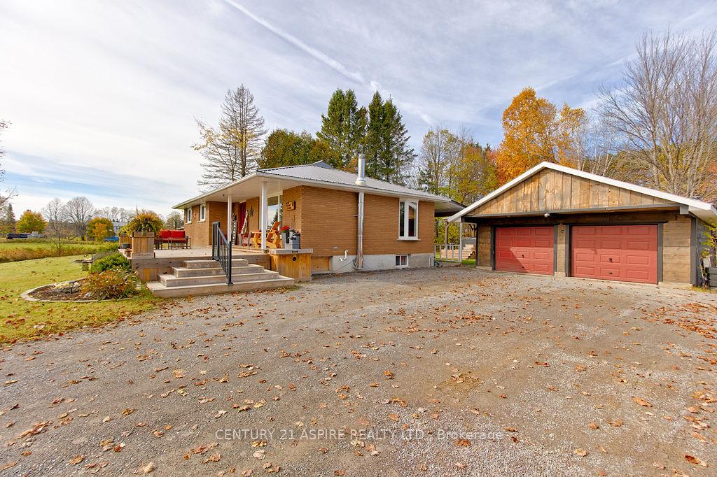 Photo 4 of 742 Zanders Road, Laurentian Valley, Laurentian Valley — HOMEH