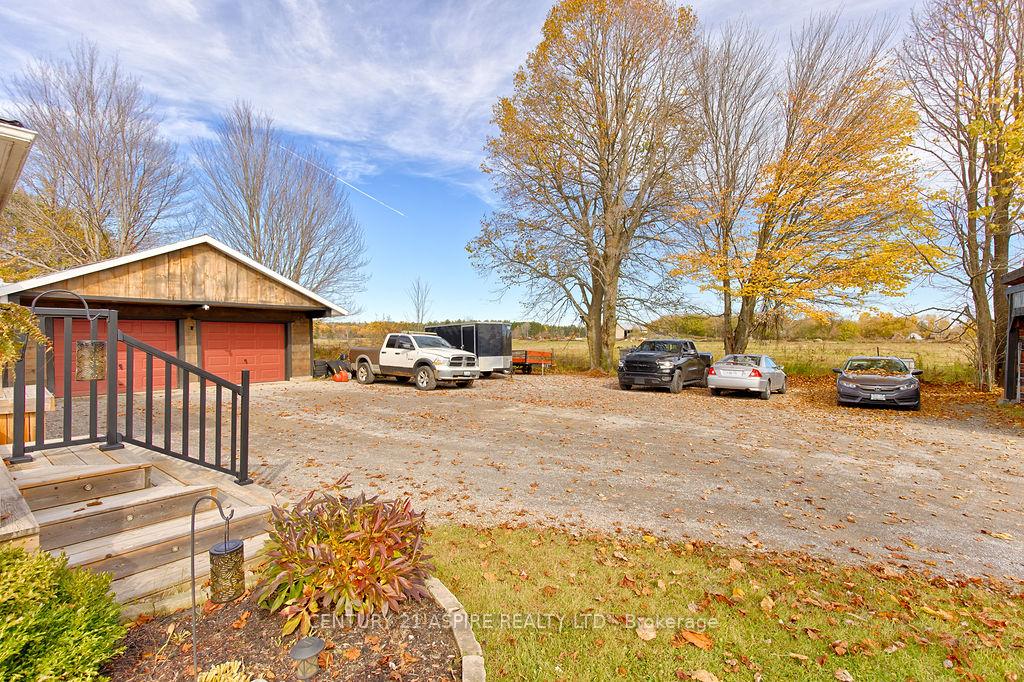 Photo 5 of 742 Zanders Road, Laurentian Valley, Laurentian Valley — HOMEH