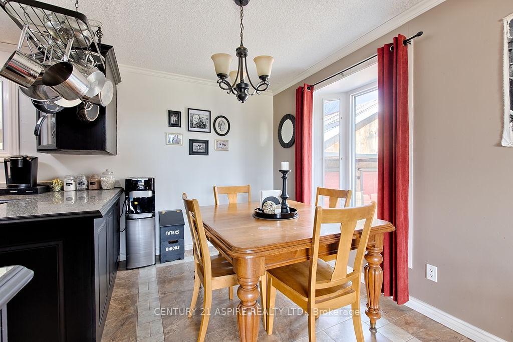 Photo 15 of 742 Zanders Road, Laurentian Valley, Laurentian Valley — HOMEH