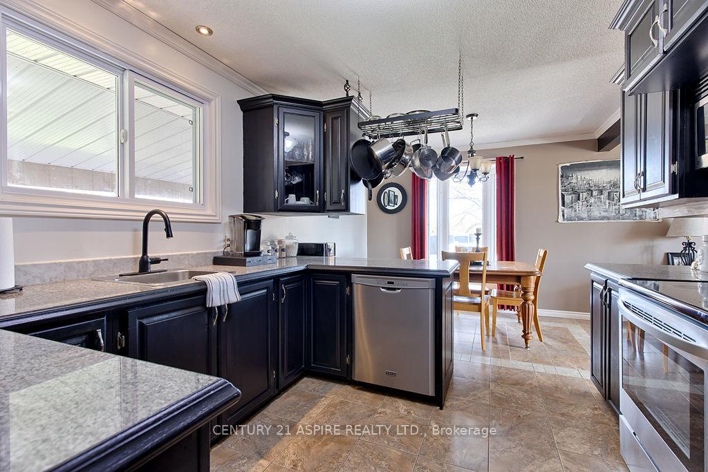 Photo 18 of 742 Zanders Road, Laurentian Valley, Laurentian Valley — HOMEH