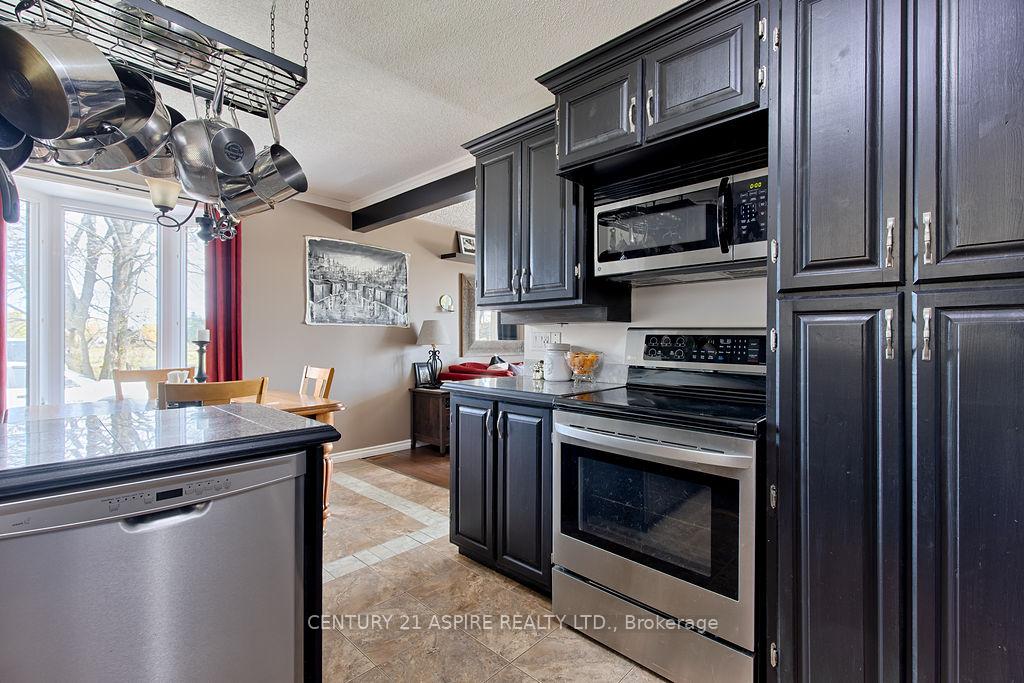 Photo 19 of 742 Zanders Road, Laurentian Valley, Laurentian Valley — HOMEH