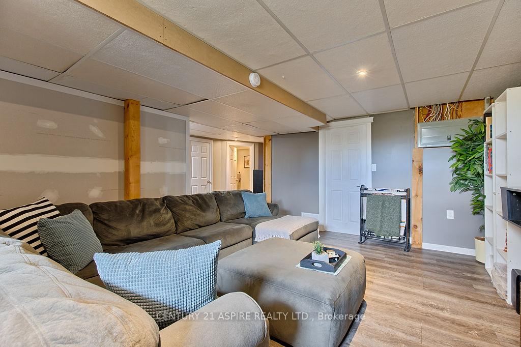 Photo 31 of 742 Zanders Road, Laurentian Valley, Laurentian Valley — HOMEH