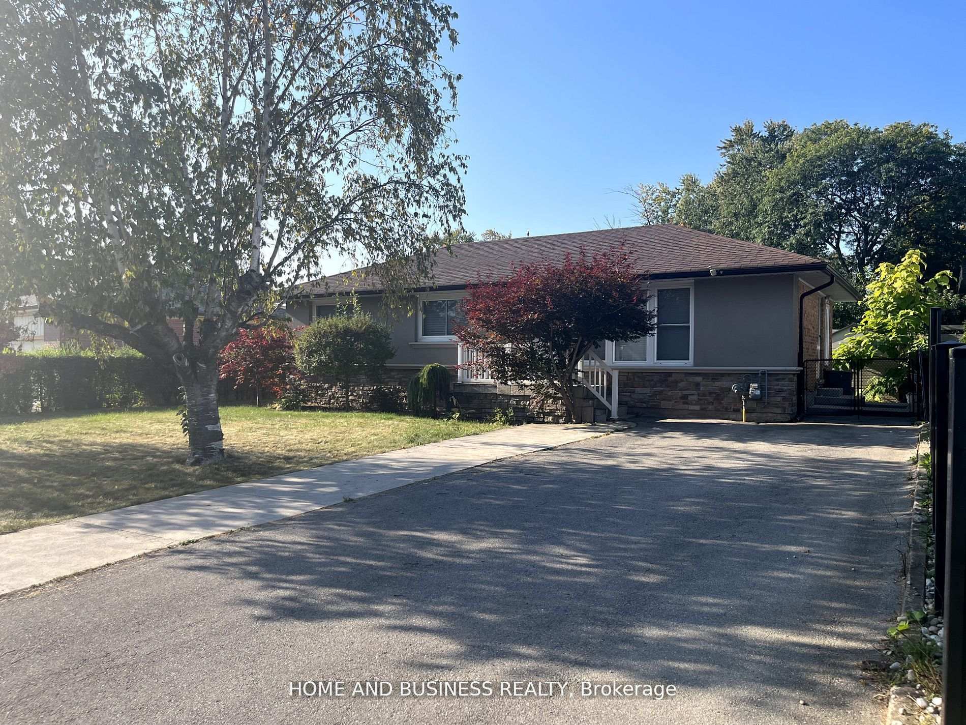 Photo 1 of 376 Ashbury Road, Oakville, West — HOMEH