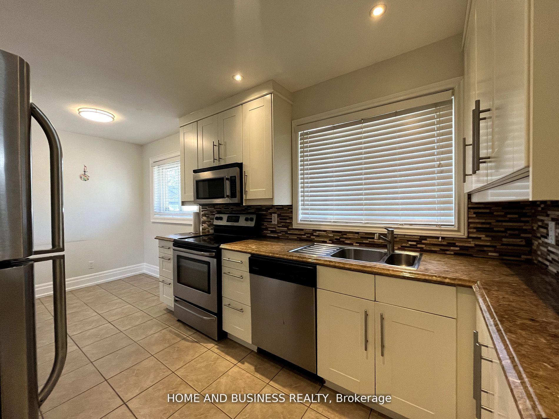 Photo 3 of 376 Ashbury Road, Oakville, West — HOMEH