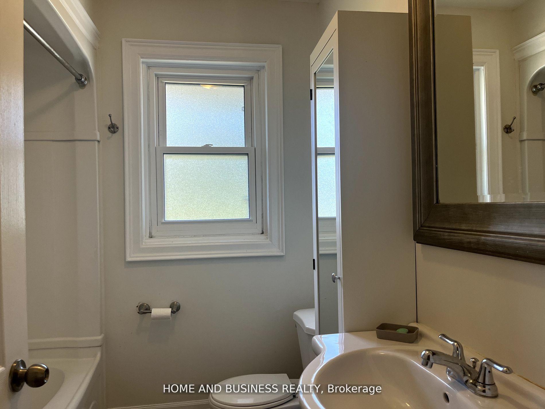 Photo 7 of 376 Ashbury Road, Oakville, West — HOMEH