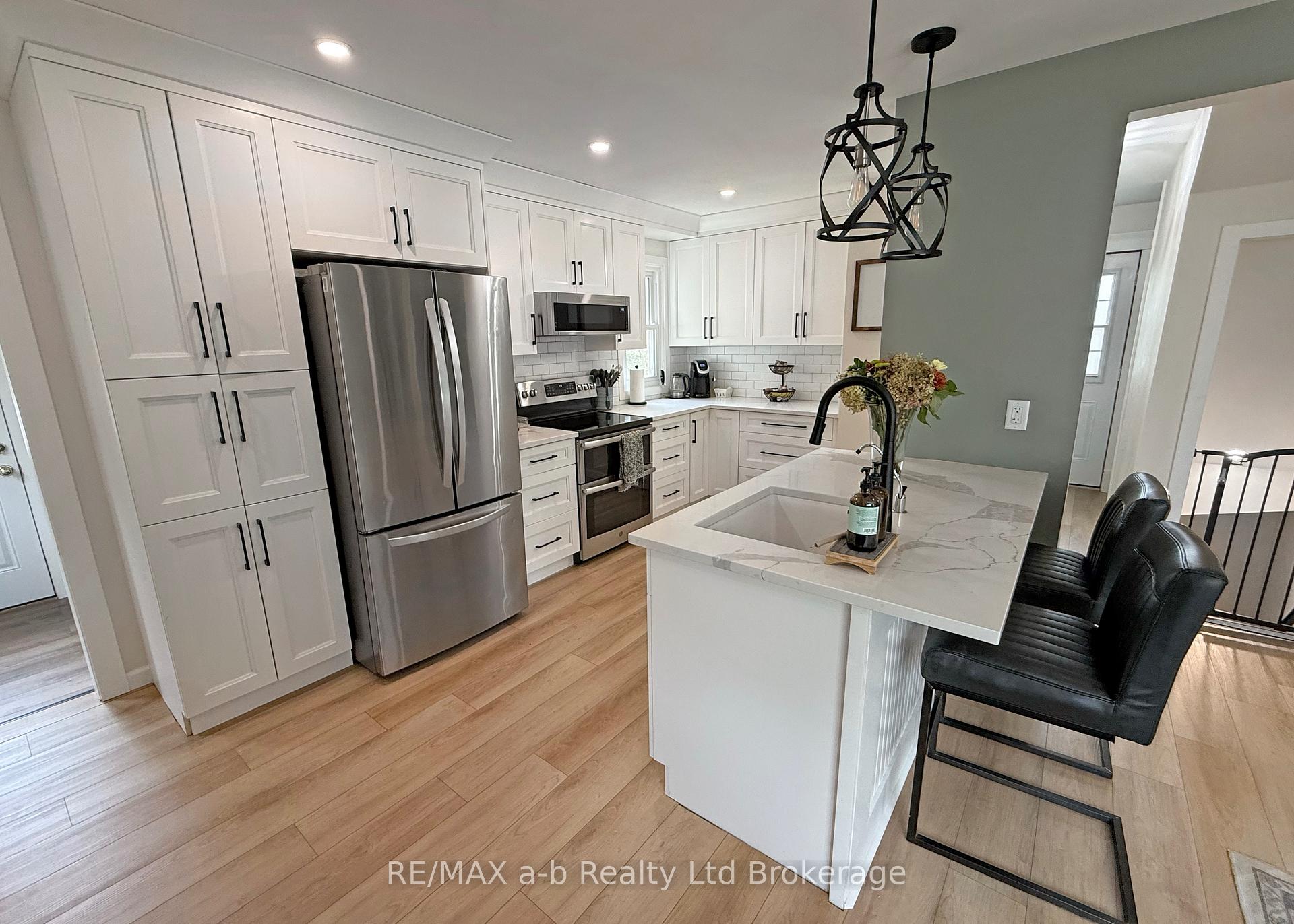 Photo 10 of 357 Knightsbridge Road, Woodstock, Woodstock - North — HOMEH