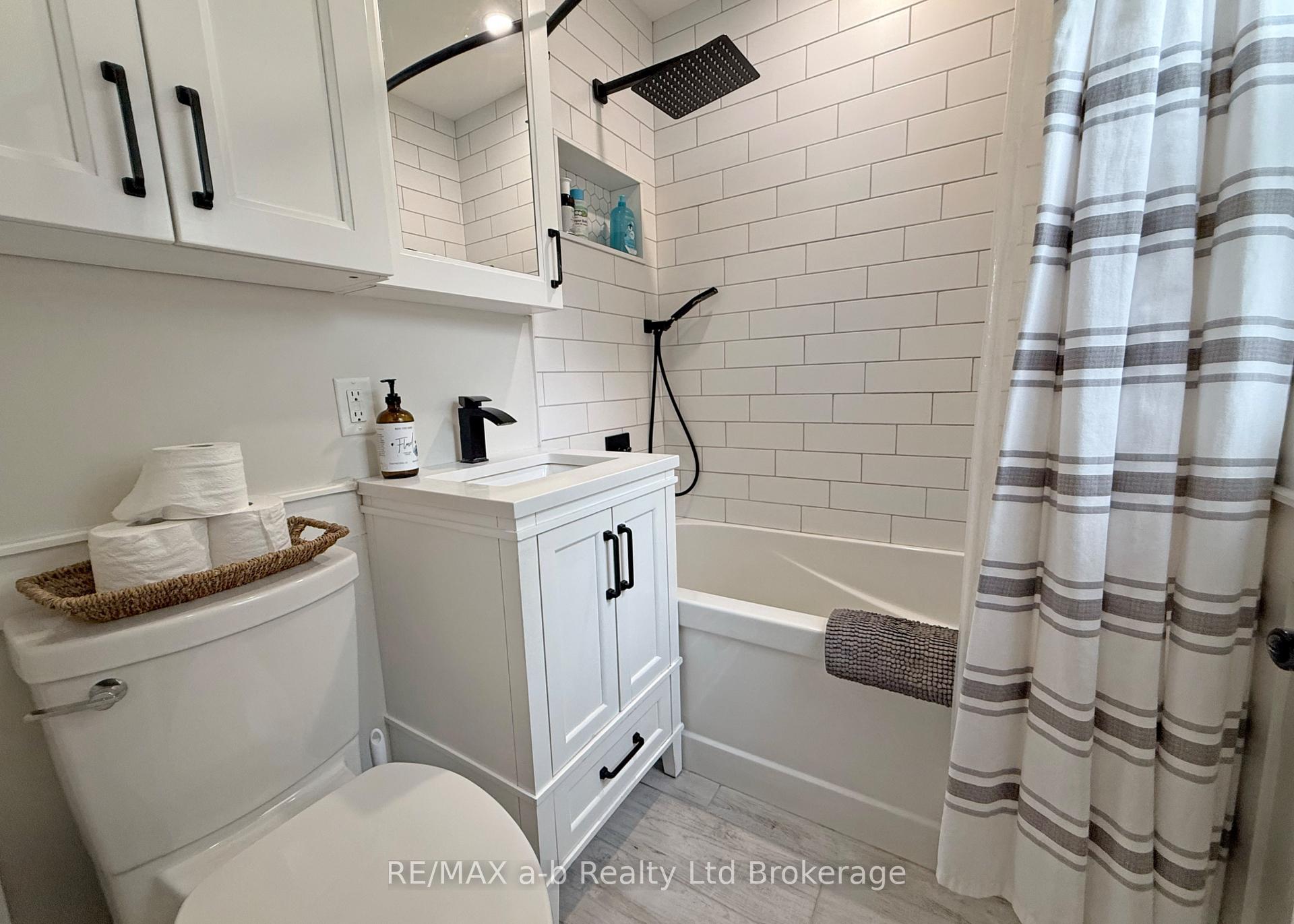 Photo 24 of 357 Knightsbridge Road, Woodstock, Woodstock - North — HOMEH
