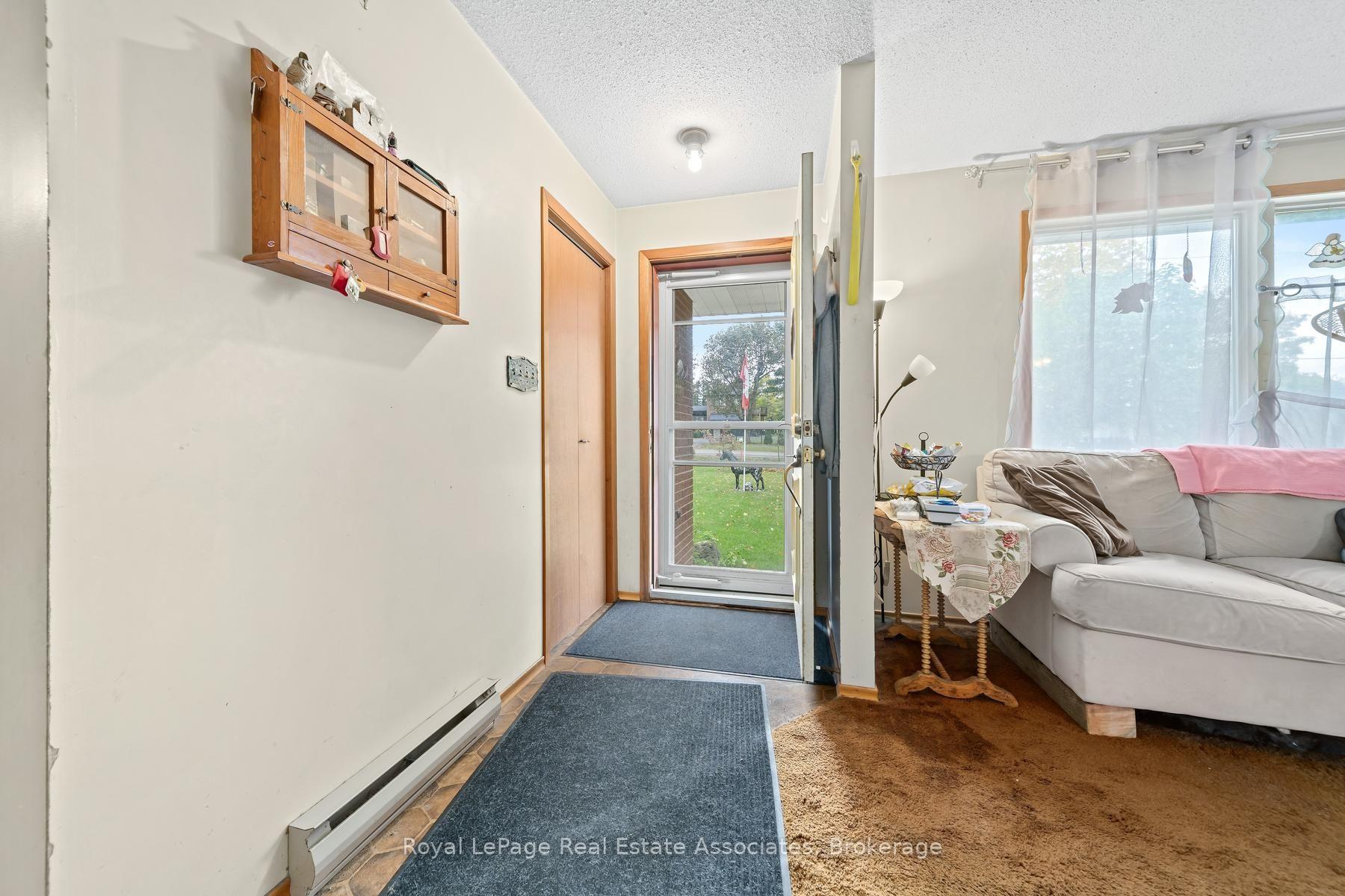 Photo 8 of 13330 5 Side Road, Halton Hills, Georgetown — HOMEH