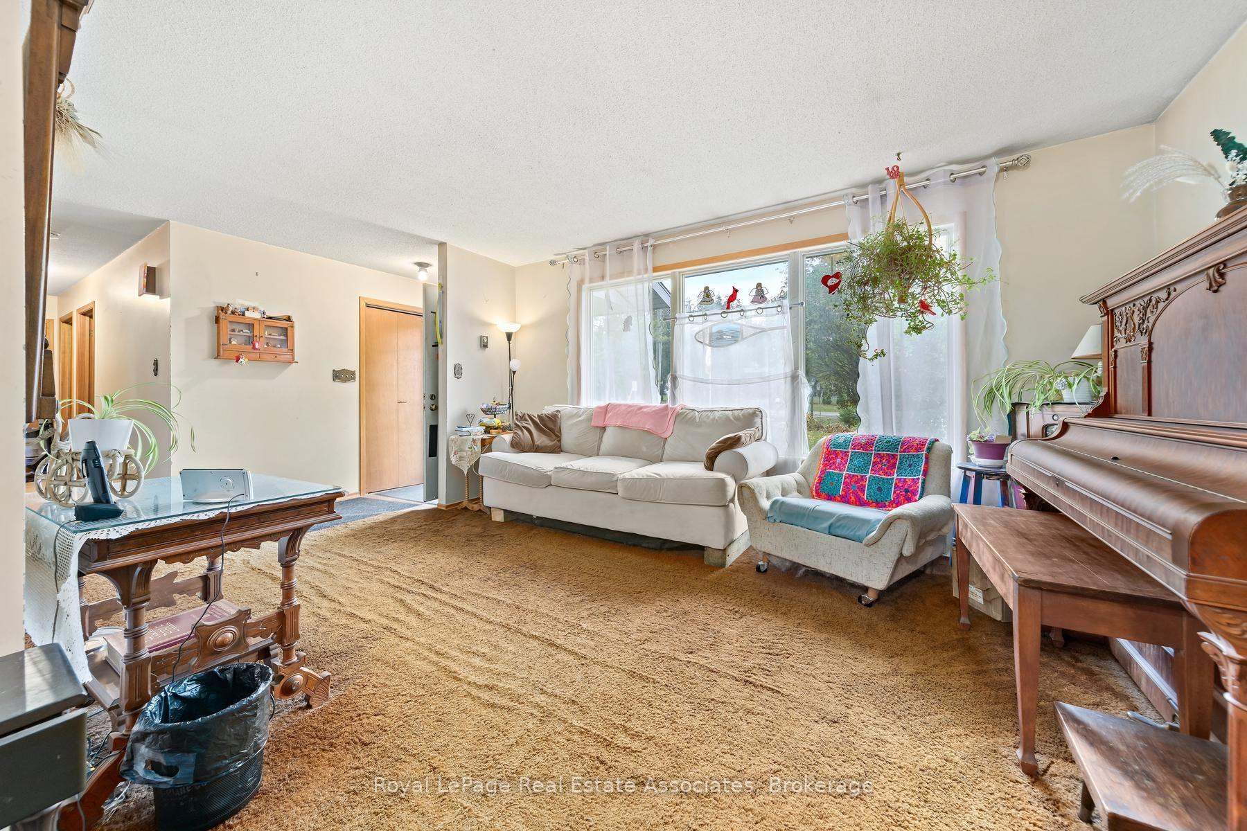 Photo 11 of 13330 5 Side Road, Halton Hills, Georgetown — HOMEH