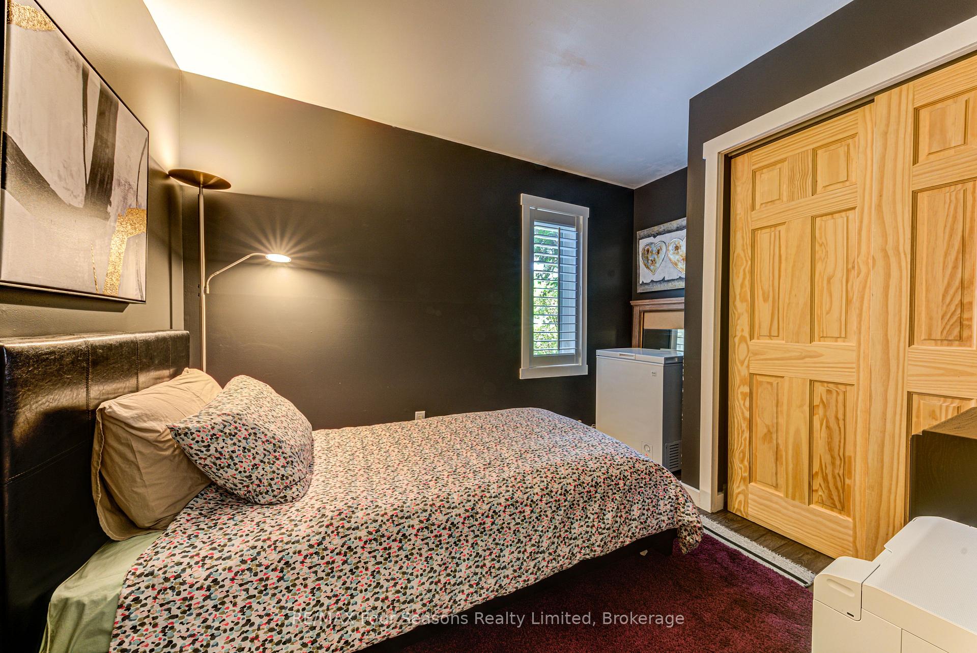 Photo 5 of 471 Oxbow Crescent, Collingwood — HOMEH