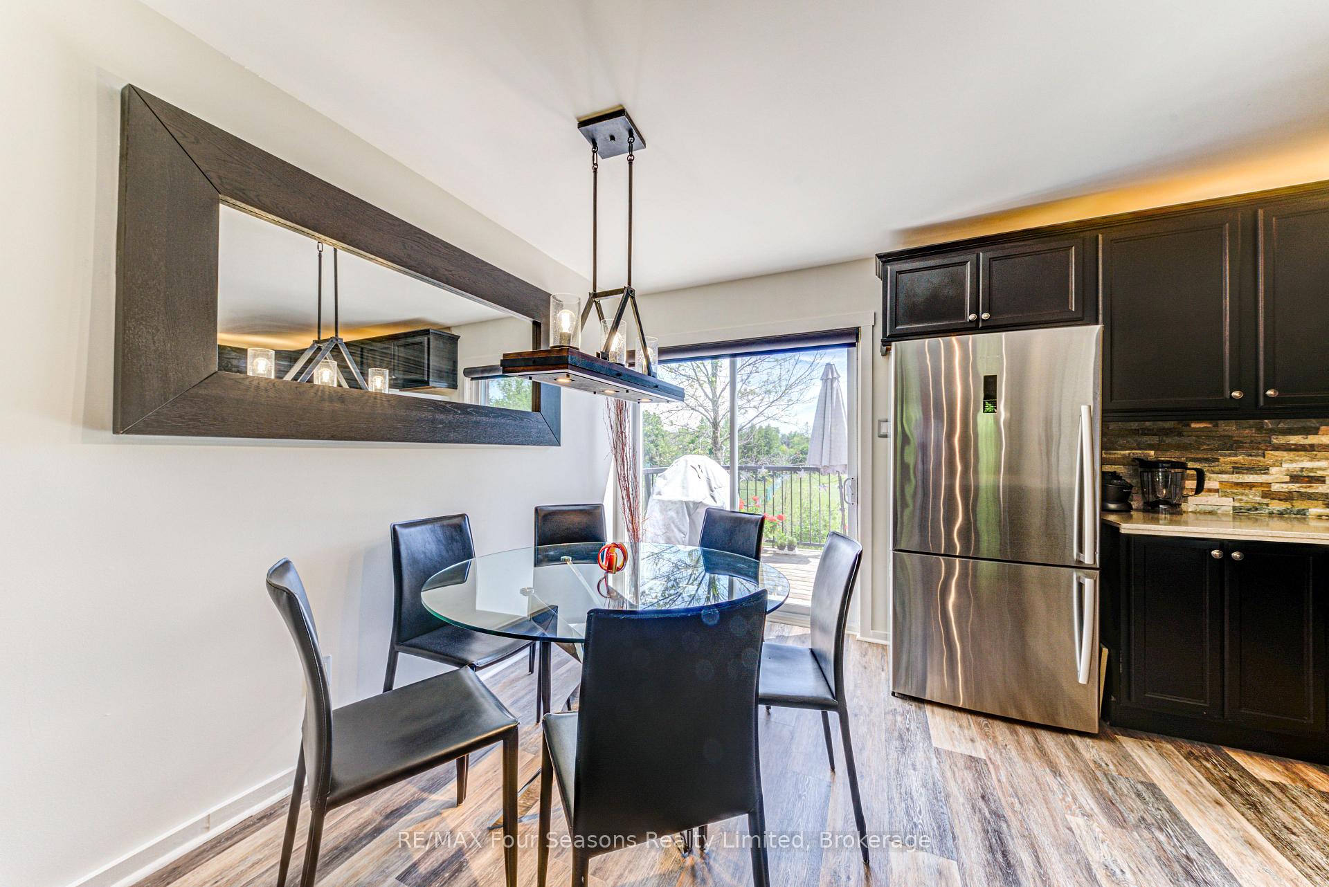 Photo 12 of 471 Oxbow Crescent, Collingwood — HOMEH