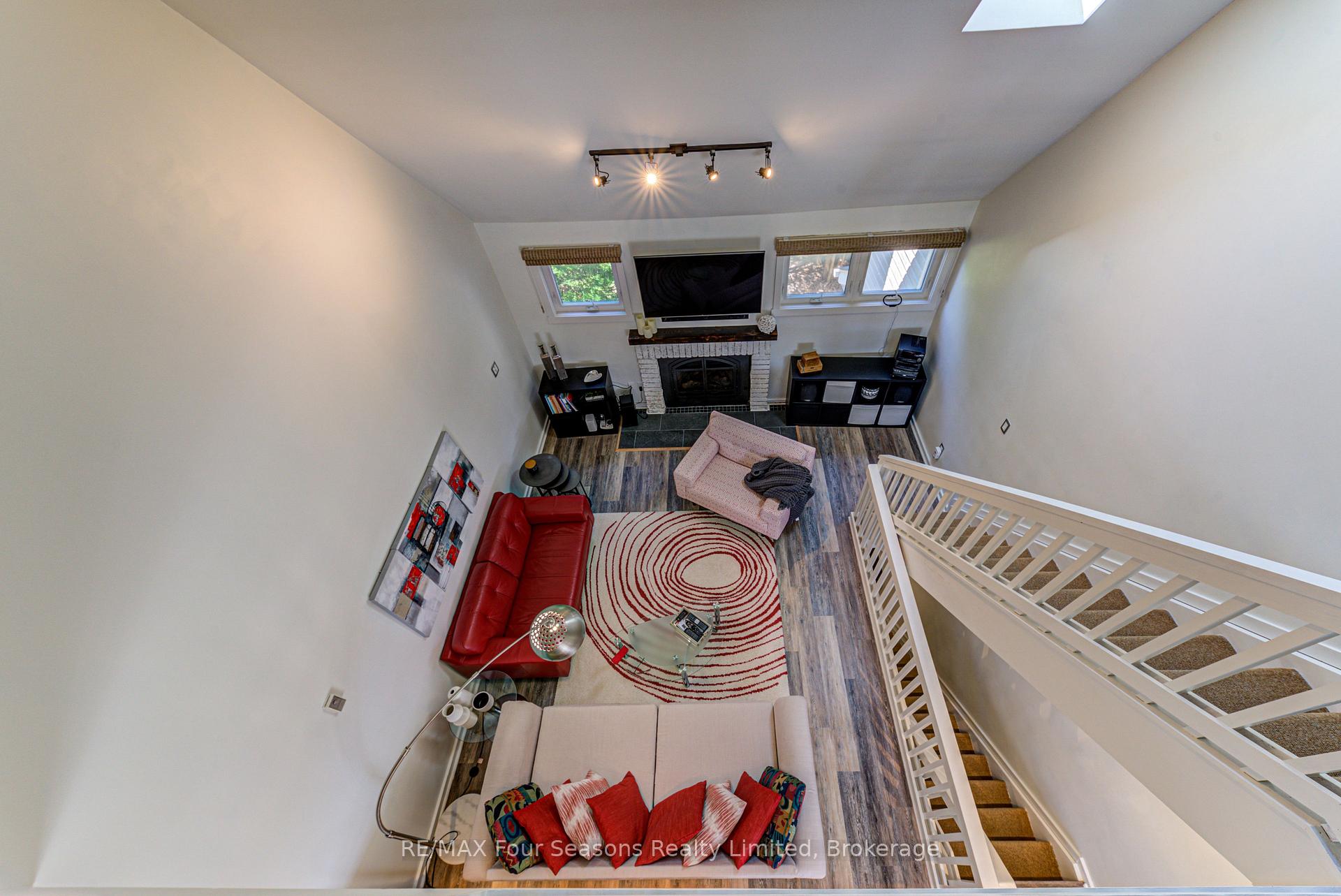 Photo 23 of 471 Oxbow Crescent, Collingwood — HOMEH