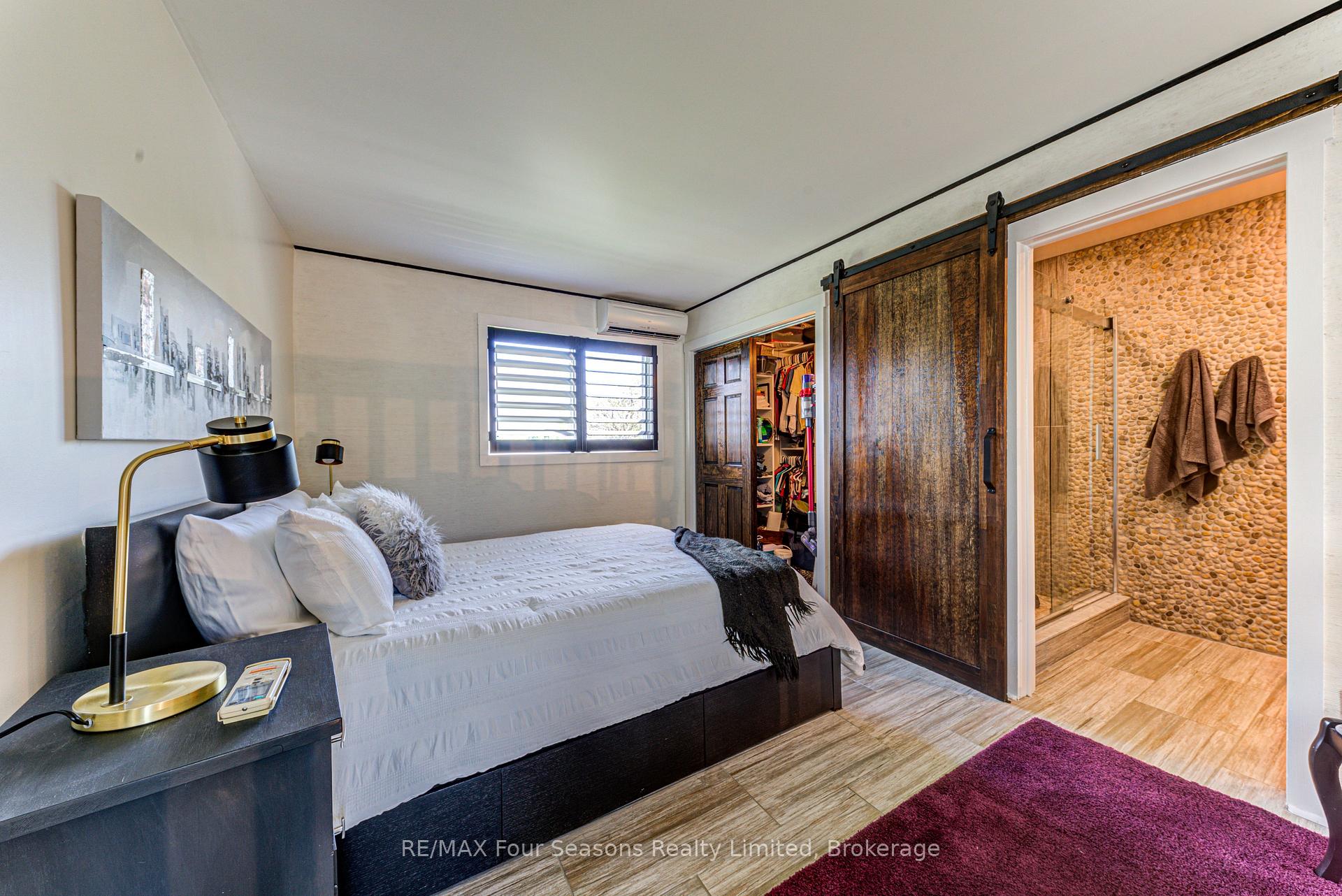 Photo 24 of 471 Oxbow Crescent, Collingwood — HOMEH