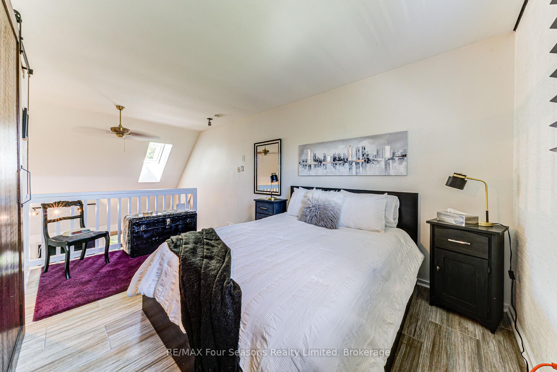 Photo 26 of 471 Oxbow Crescent, Collingwood — HOMEH