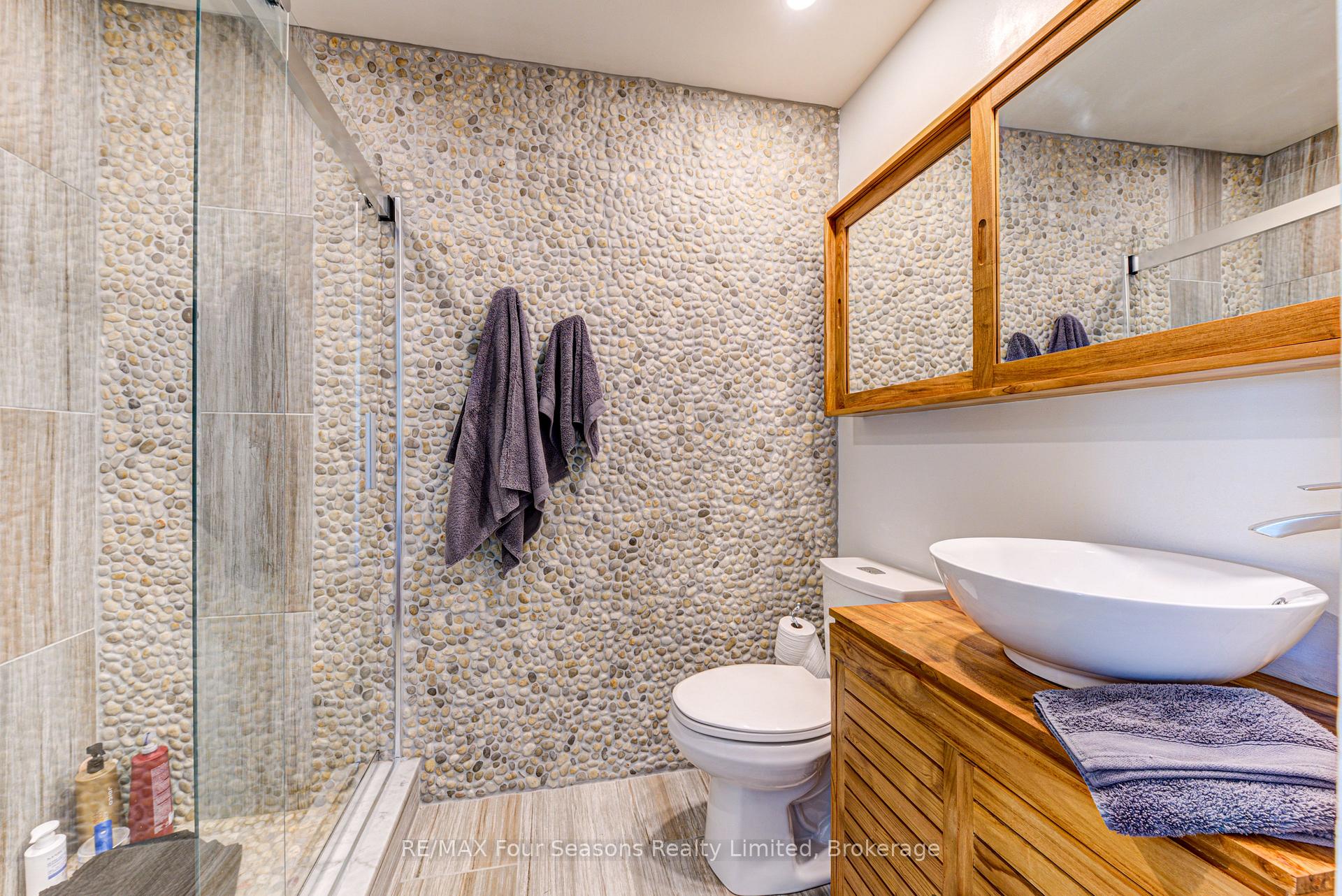 Photo 27 of 471 Oxbow Crescent, Collingwood — HOMEH
