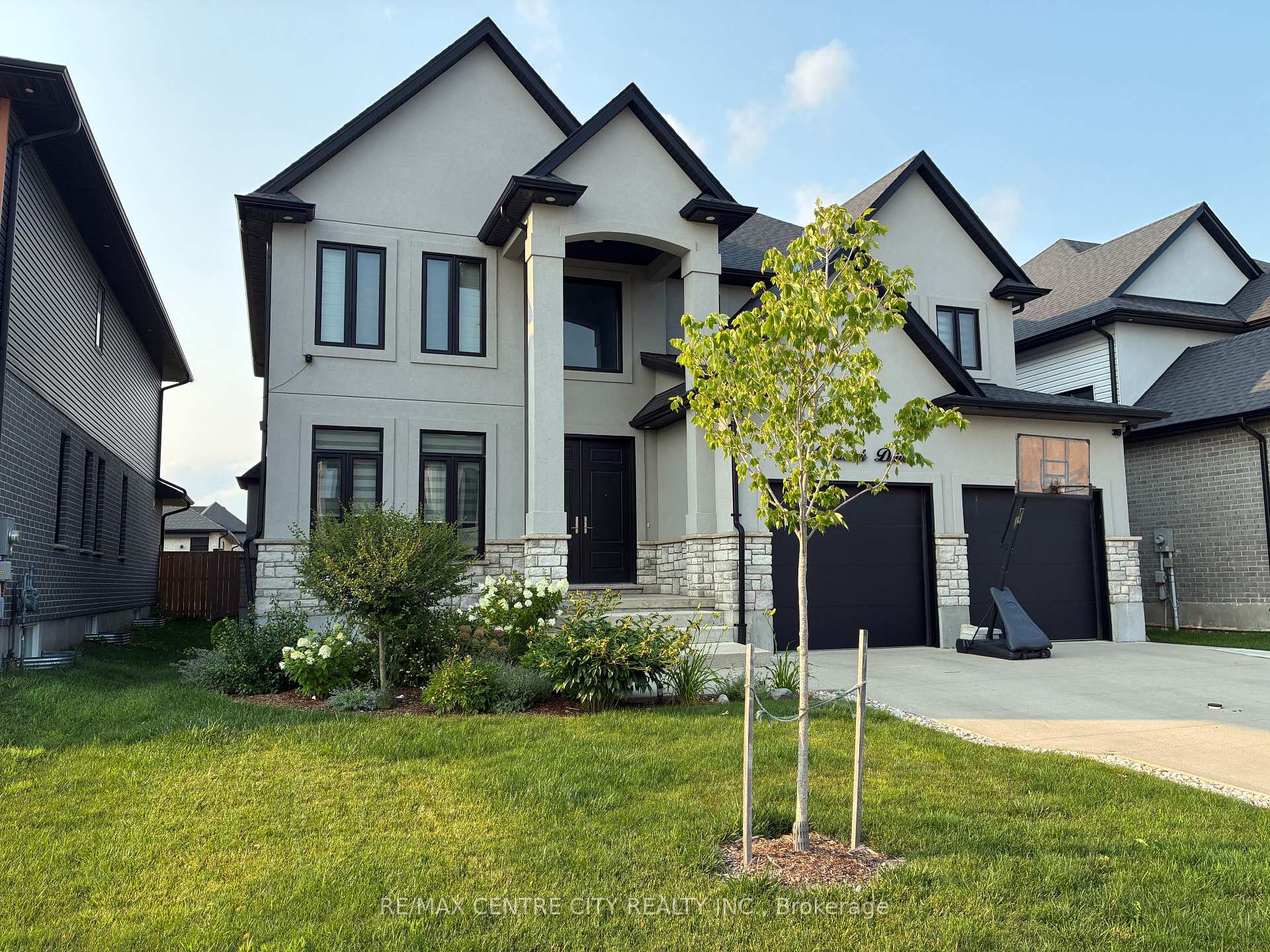 Photo 2 of 6306 Brash Drive, London, South V — HOMEH