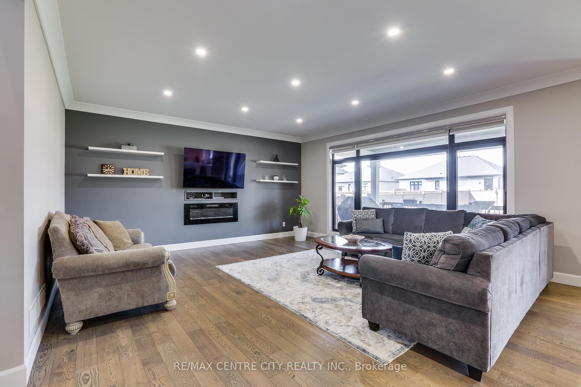 Photo 8 of 6306 Brash Drive, London, South V — HOMEH
