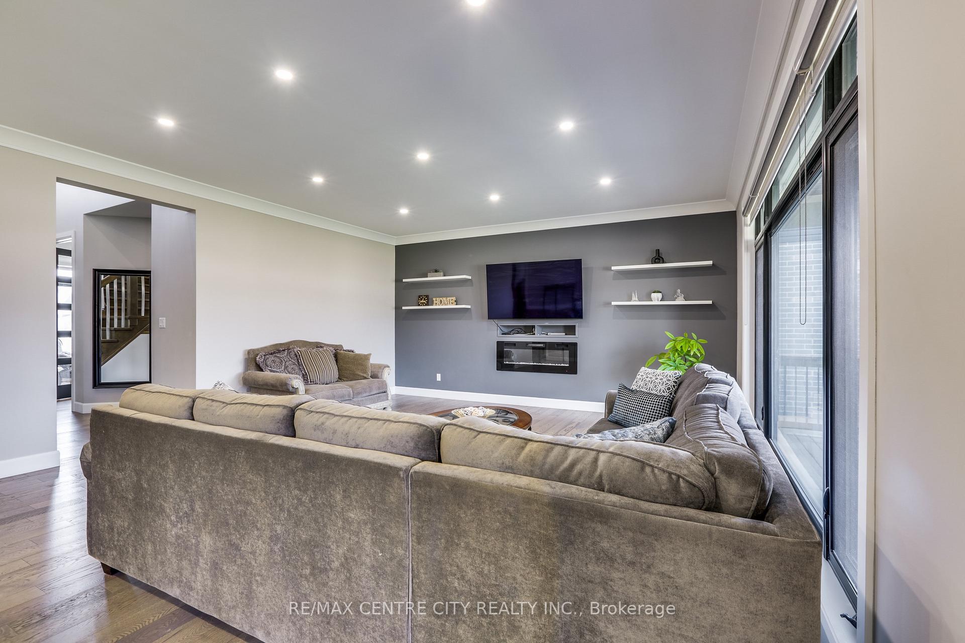 Photo 9 of 6306 Brash Drive, London, South V — HOMEH