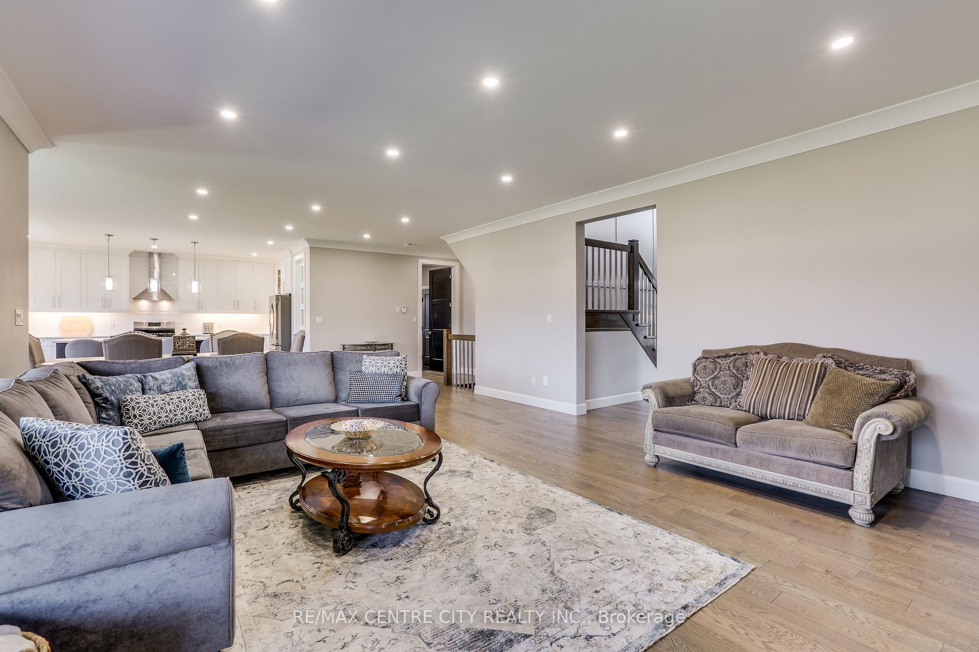 Photo 10 of 6306 Brash Drive, London, South V — HOMEH