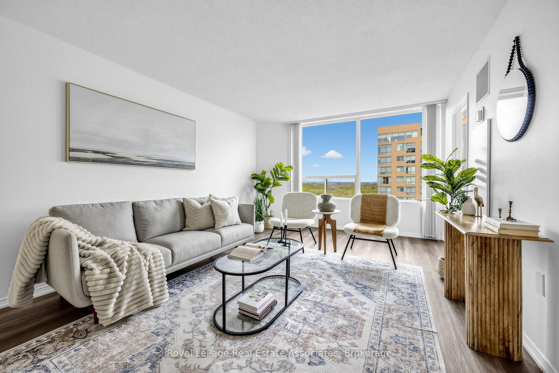Photo 4 of Unit 1705, 1270 Maple Crossing Boulevard, Burlington, Brant — HOMEH