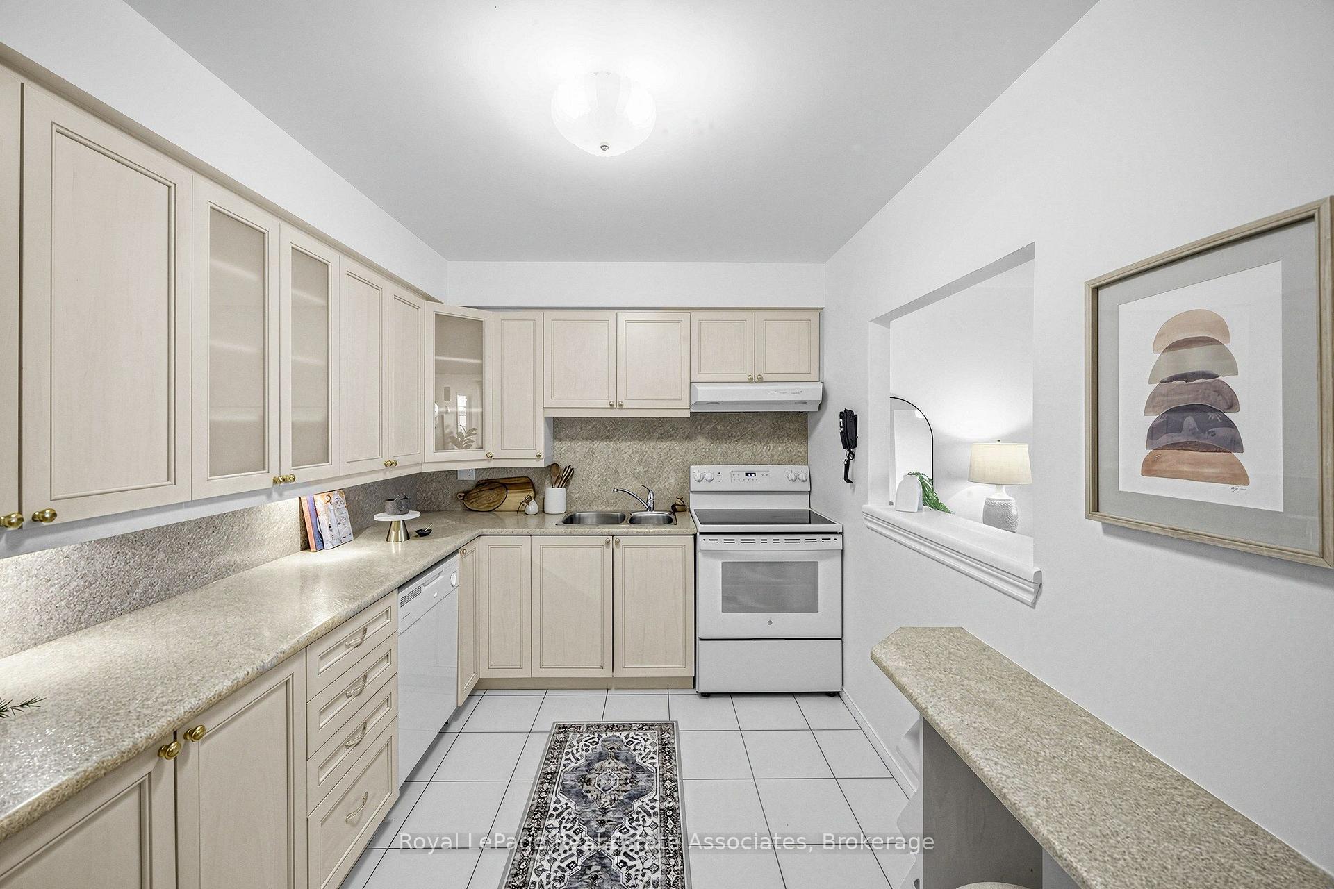 Photo 12 of Unit 1705, 1270 Maple Crossing Boulevard, Burlington, Brant — HOMEH